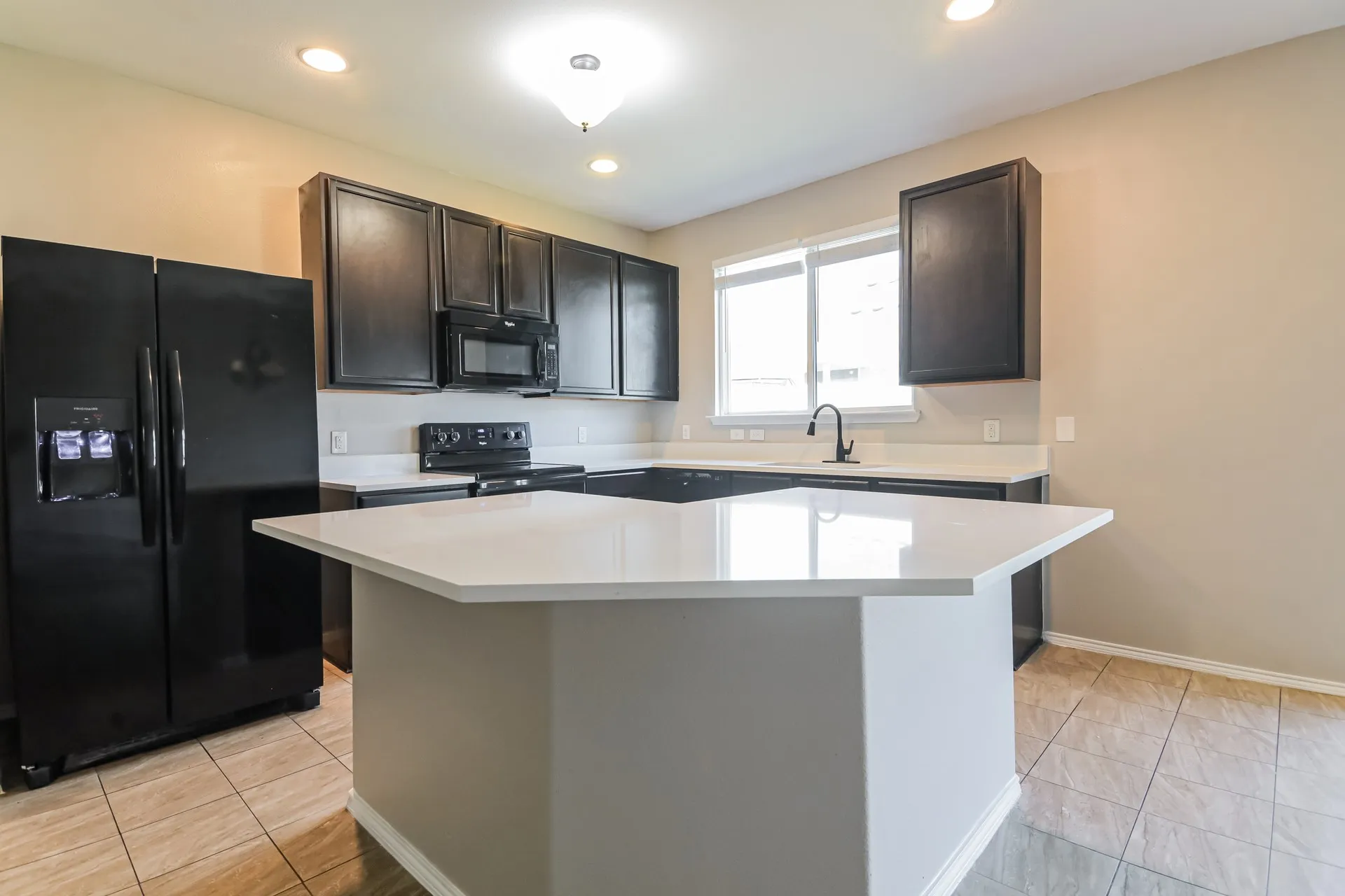 Single Family Residence For Sale in Denton County , 9109 Cranston Court, Providence Village, Texas 76227, 3 Bedroom, 2 Bathroom, 2 Garage spaces, 1,660 Sqft, built in 2013, mls#21284042, Real Estate Agent in Providence Village, Homes For Sale in Denton county, Homes For Sale in Providence Village, Realtor in Providence Village Texas, Real Estate Brokerage Independent Realty Texas, Luminita Cordes Realtor