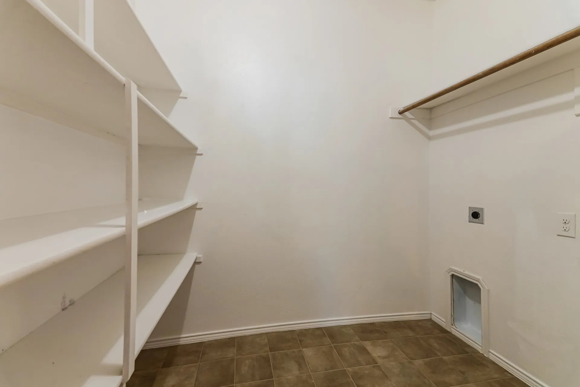Single Family Residence For Sale in Denton County , 9109 Cranston Court, Providence Village, Texas 76227, 3 Bedroom, 2 Bathroom, 2 Garage spaces, 1,660 Sqft, built in 2013, mls#21284042, Real Estate Agent in Providence Village, Homes For Sale in Denton county, Homes For Sale in Providence Village, Realtor in Providence Village Texas, Real Estate Brokerage Independent Realty Texas, Luminita Cordes Realtor