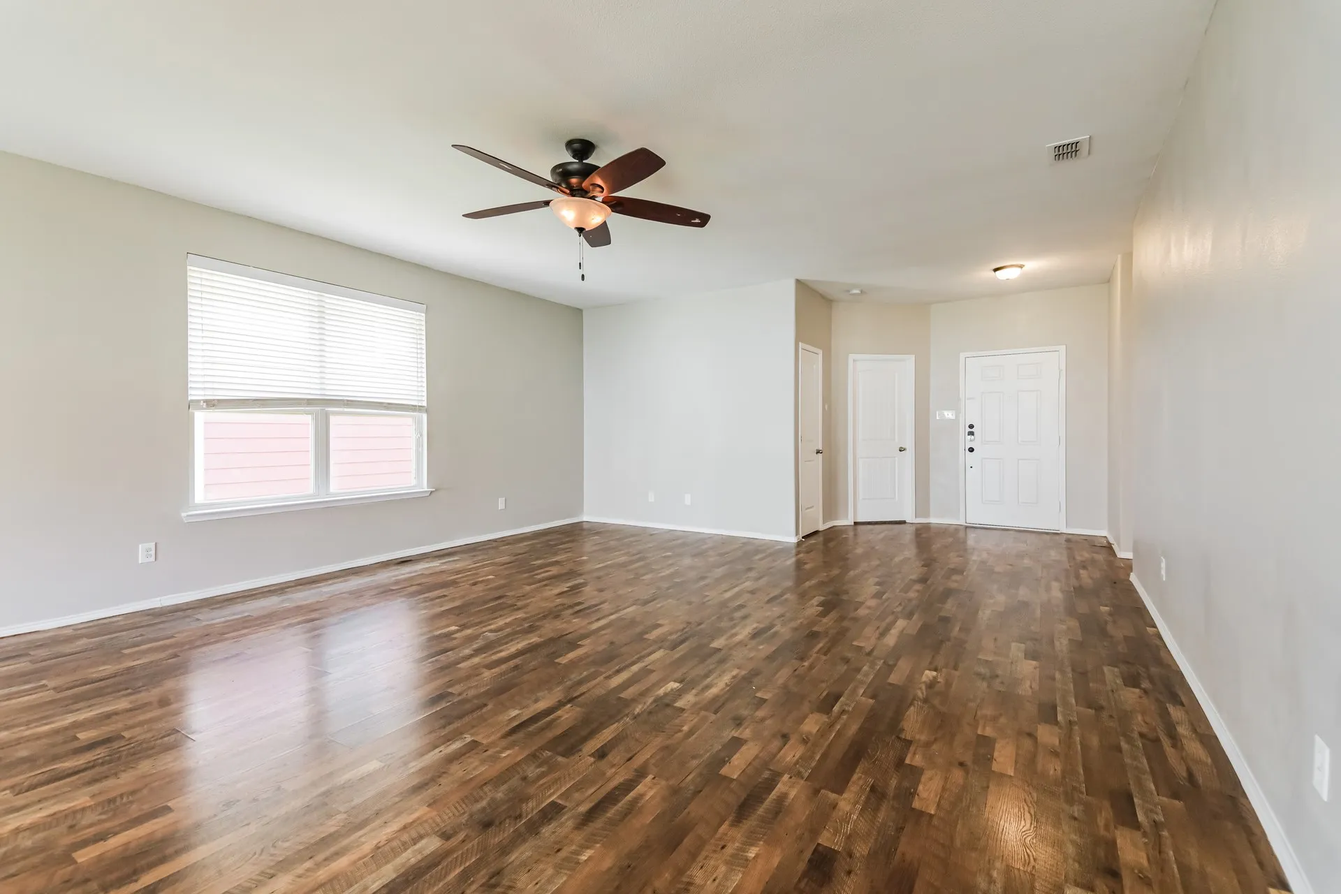 Single Family Residence For Sale in Denton County , 9109 Cranston Court, Providence Village, Texas 76227, 3 Bedroom, 2 Bathroom, 2 Garage spaces, 1,660 Sqft, built in 2013, mls#21284042, Real Estate Agent in Providence Village, Homes For Sale in Denton county, Homes For Sale in Providence Village, Realtor in Providence Village Texas, Real Estate Brokerage Independent Realty Texas, Luminita Cordes Realtor