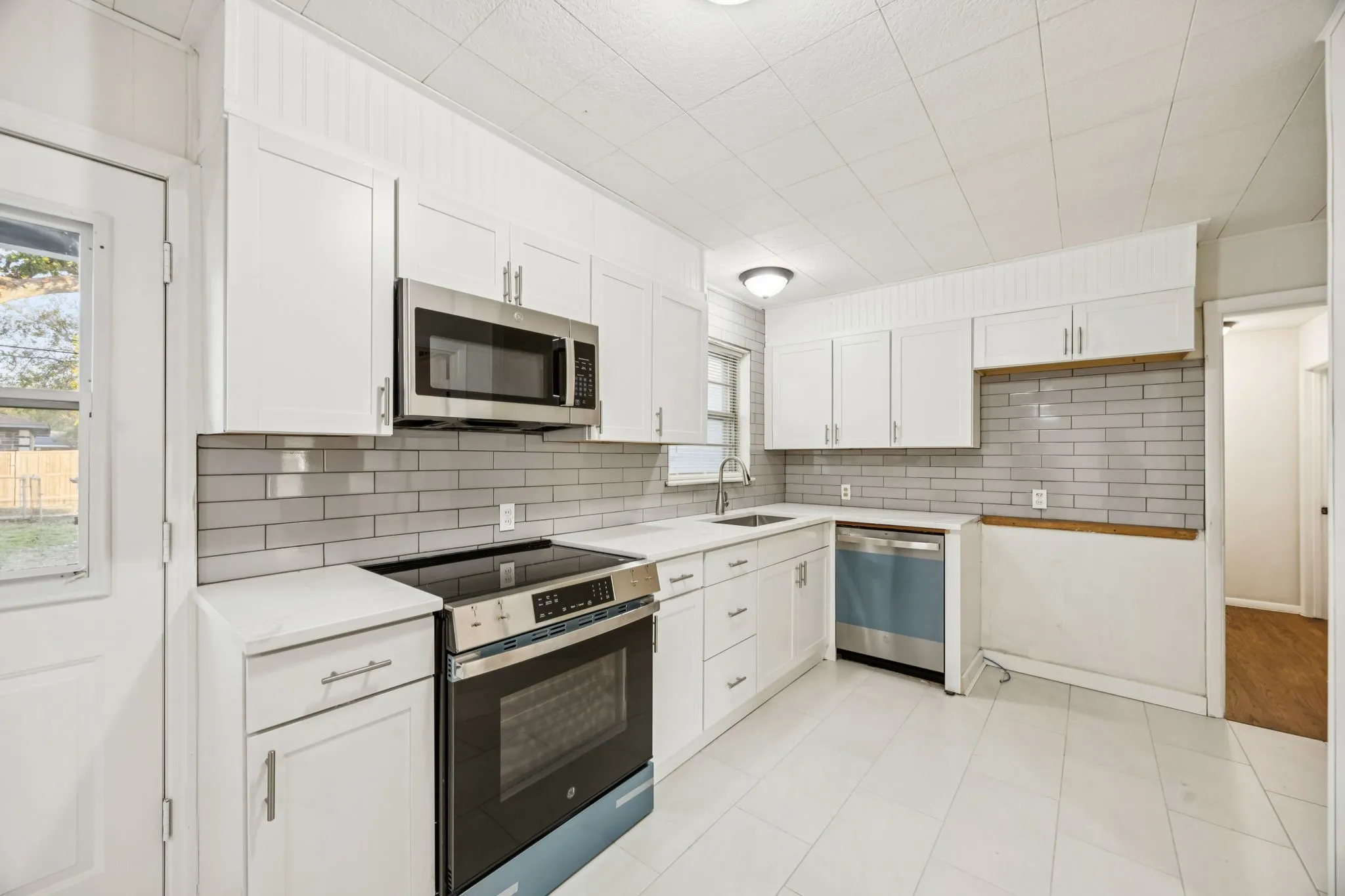 Freshly remodeled kitchen with never used before appliances