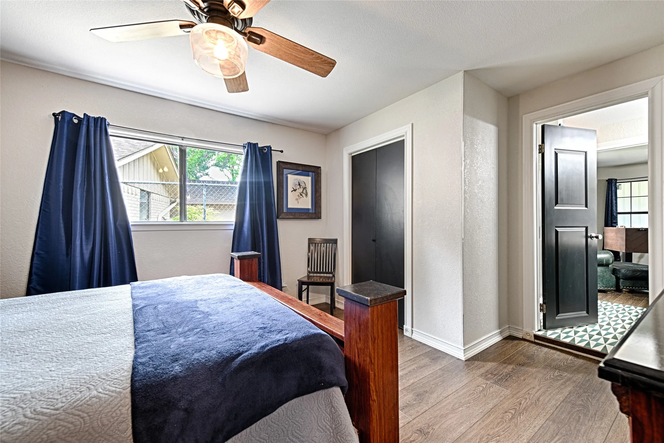 Single Family Residence For Sale in Henderson County , 156 Ocean Drive, Gun Barrel City, Texas 75156, 5 Bedroom, 4 Bathroom, 2 Garage spaces, 2,631 Sqft, built in 1984, Price $779,900, mls#21286963, Real Estate Agent in Gun Barrel City, Homes For Sale in Henderson county, Homes For Sale in Gun Barrel City, Realtor in Gun Barrel City Texas, Real Estate Brokerage Independent Realty Texas, Luminita Cordes Realtor