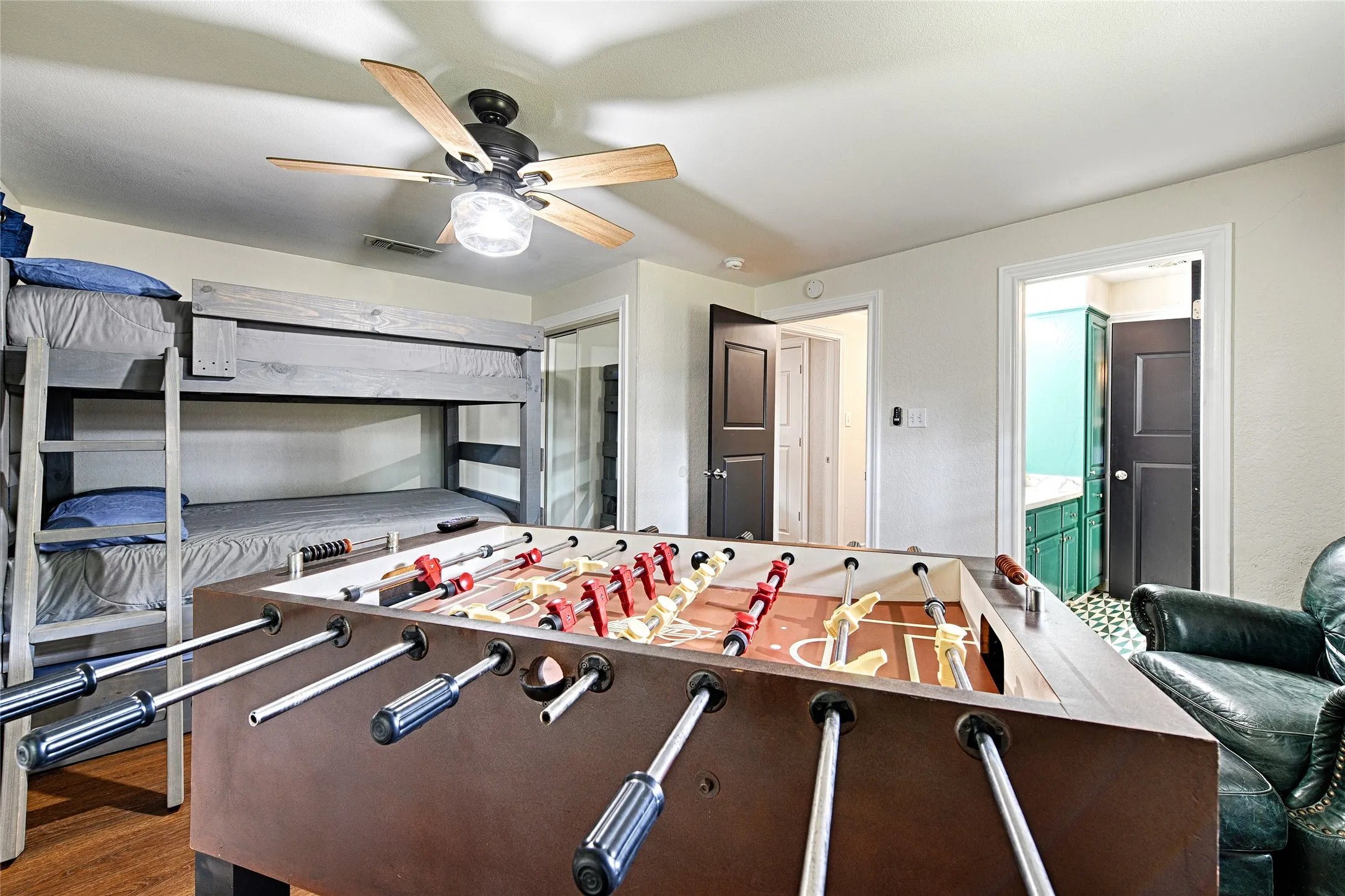 Single Family Residence For Sale in Henderson County , 156 Ocean Drive, Gun Barrel City, Texas 75156, 5 Bedroom, 4 Bathroom, 2 Garage spaces, 2,631 Sqft, built in 1984, Price $779,900, mls#21286963, Real Estate Agent in Gun Barrel City, Homes For Sale in Henderson county, Homes For Sale in Gun Barrel City, Realtor in Gun Barrel City Texas, Real Estate Brokerage Independent Realty Texas, Luminita Cordes Realtor