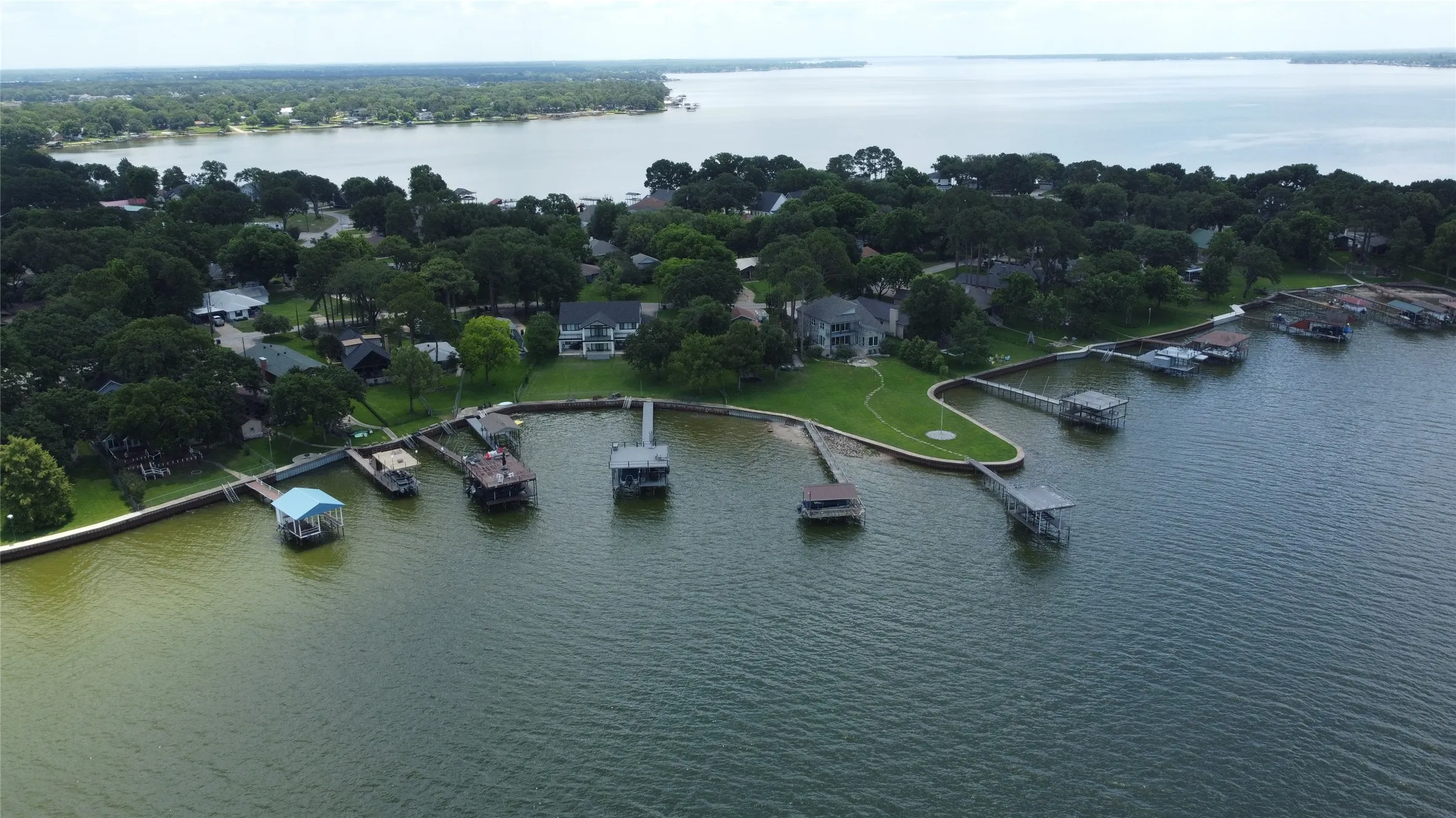 Single Family Residence For Sale in Henderson County , 156 Ocean Drive, Gun Barrel City, Texas 75156, 5 Bedroom, 4 Bathroom, 2 Garage spaces, 2,631 Sqft, built in 1984, Price $779,900, mls#21286963, Real Estate Agent in Gun Barrel City, Homes For Sale in Henderson county, Homes For Sale in Gun Barrel City, Realtor in Gun Barrel City Texas, Real Estate Brokerage Independent Realty Texas, Luminita Cordes Realtor