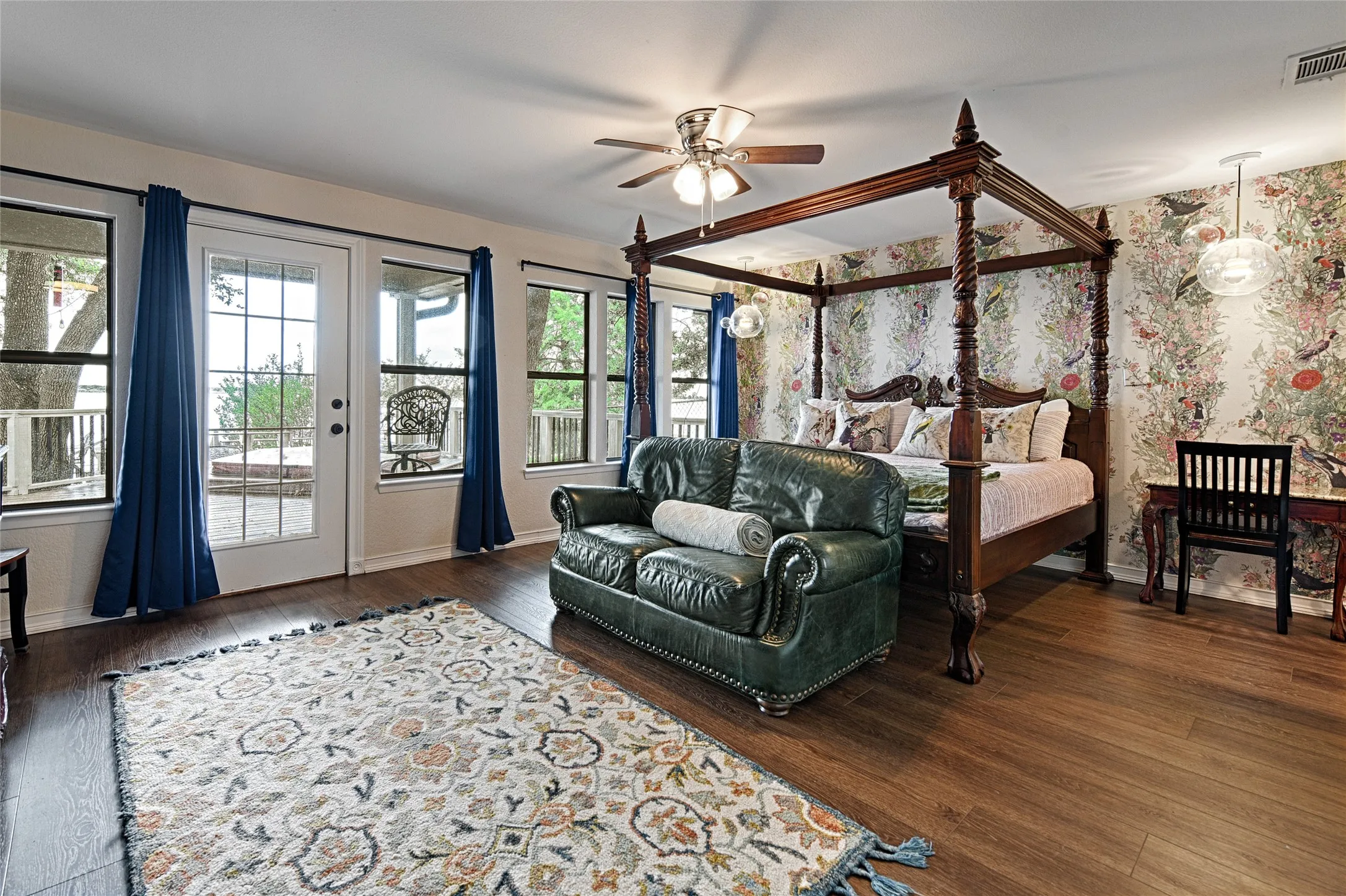 Single Family Residence For Sale in Henderson County , 156 Ocean Drive, Gun Barrel City, Texas 75156, 5 Bedroom, 4 Bathroom, 2 Garage spaces, 2,631 Sqft, built in 1984, Price $779,900, mls#21286963, Real Estate Agent in Gun Barrel City, Homes For Sale in Henderson county, Homes For Sale in Gun Barrel City, Realtor in Gun Barrel City Texas, Real Estate Brokerage Independent Realty Texas, Luminita Cordes Realtor