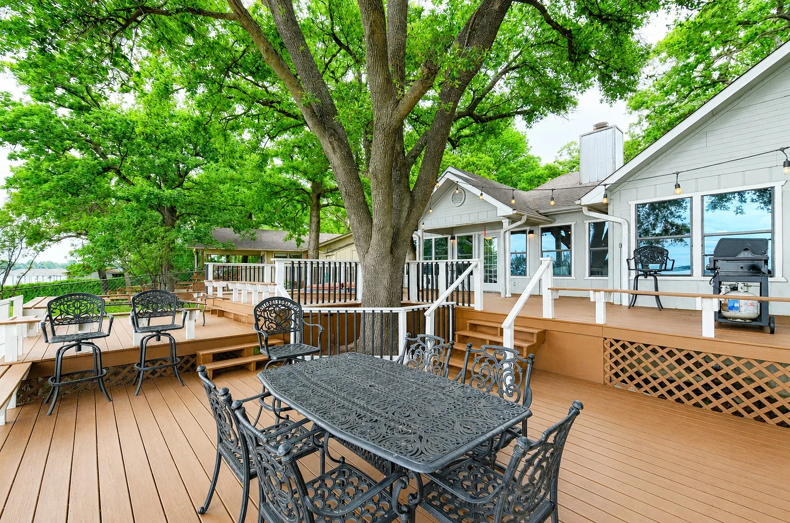 Single Family Residence For Sale in Henderson County , 156 Ocean Drive, Gun Barrel City, Texas 75156, 5 Bedroom, 4 Bathroom, 2 Garage spaces, 2,631 Sqft, built in 1984, Price $779,900, mls#21286963, Real Estate Agent in Gun Barrel City, Homes For Sale in Henderson county, Homes For Sale in Gun Barrel City, Realtor in Gun Barrel City Texas, Real Estate Brokerage Independent Realty Texas, Luminita Cordes Realtor