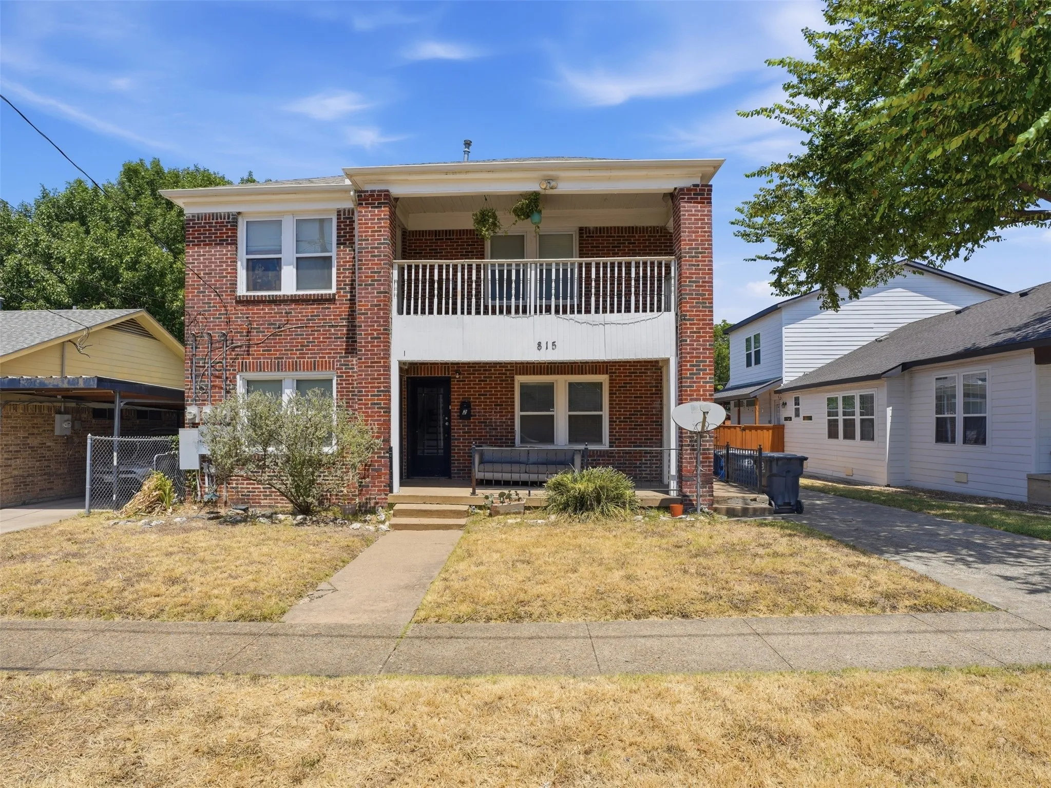 Apartment For Rent in Dallas County , 813 W 8th Street 3, Dallas, Texas 75208, 1 Bedroom, 1 Bathroom, Garage spaces, 800 Sqft, built in 1925, mls#21289716, Real Estate Agent in Dallas, Homes For Rent in Dallas county, Homes For Rent in Dallas, Realtor in Dallas Texas, Real Estate Brokerage Independent Realty Texas, Luminita Cordes Realtor