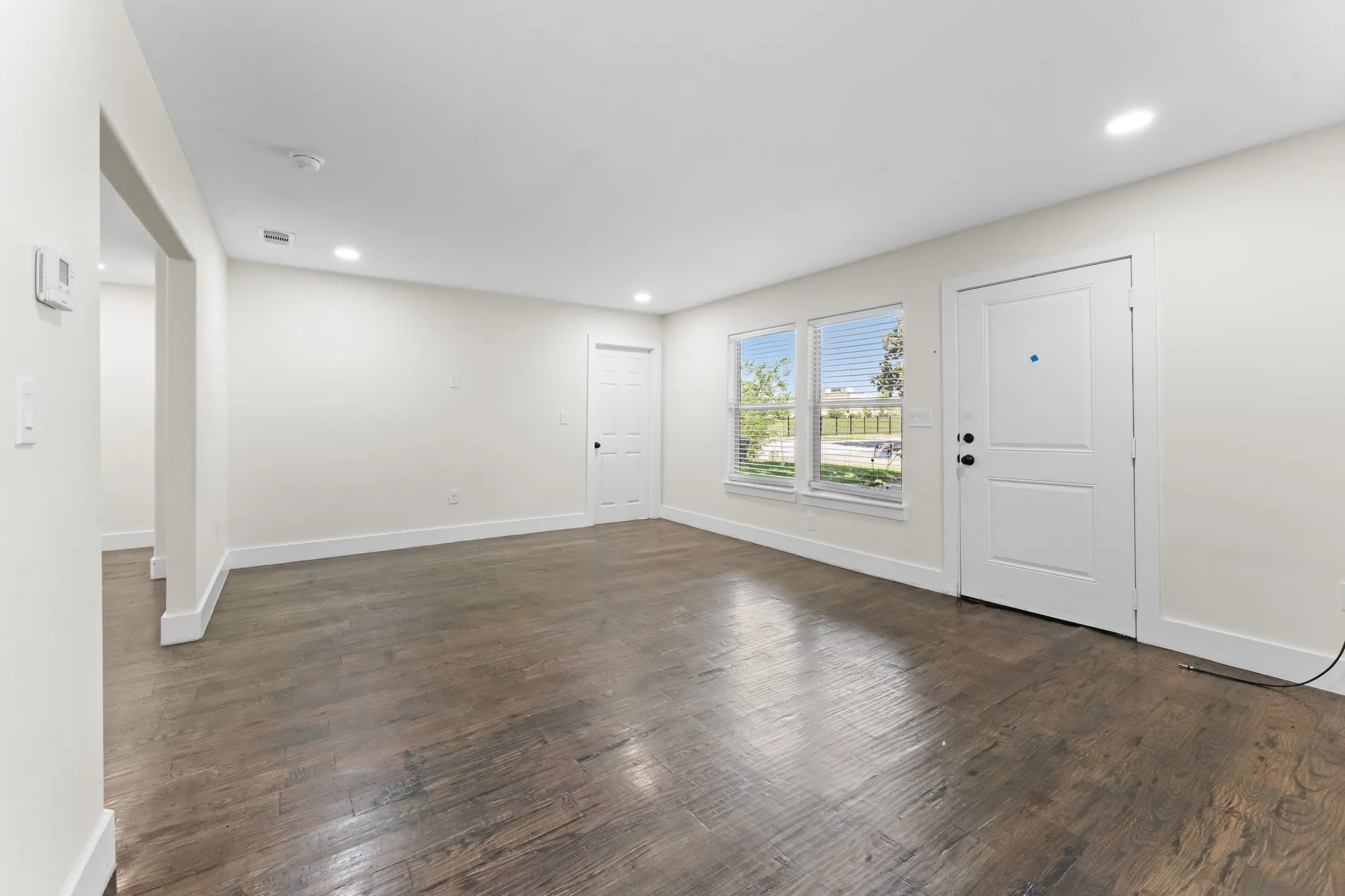 Single Family Residence For Rent in Dallas County , 3806 Castle Hills Drive, Dallas, Texas 75241, 4 Bedroom, 2 Bathroom, Garage spaces, 1,422 Sqft, built in 1958, mls#21289696, Real Estate Agent in Dallas, Homes For Rent in Dallas county, Homes For Rent in Dallas, Realtor in Dallas Texas, Real Estate Brokerage Independent Realty Texas, Luminita Cordes Realtor
