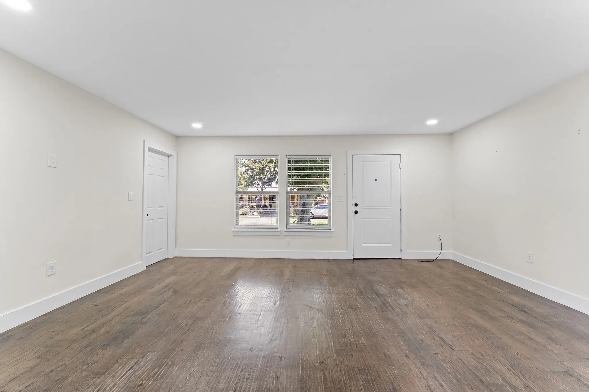 Single Family Residence For Rent in Dallas County , 3806 Castle Hills Drive, Dallas, Texas 75241, 4 Bedroom, 2 Bathroom, Garage spaces, 1,422 Sqft, built in 1958, mls#21289696, Real Estate Agent in Dallas, Homes For Rent in Dallas county, Homes For Rent in Dallas, Realtor in Dallas Texas, Real Estate Brokerage Independent Realty Texas, Luminita Cordes Realtor