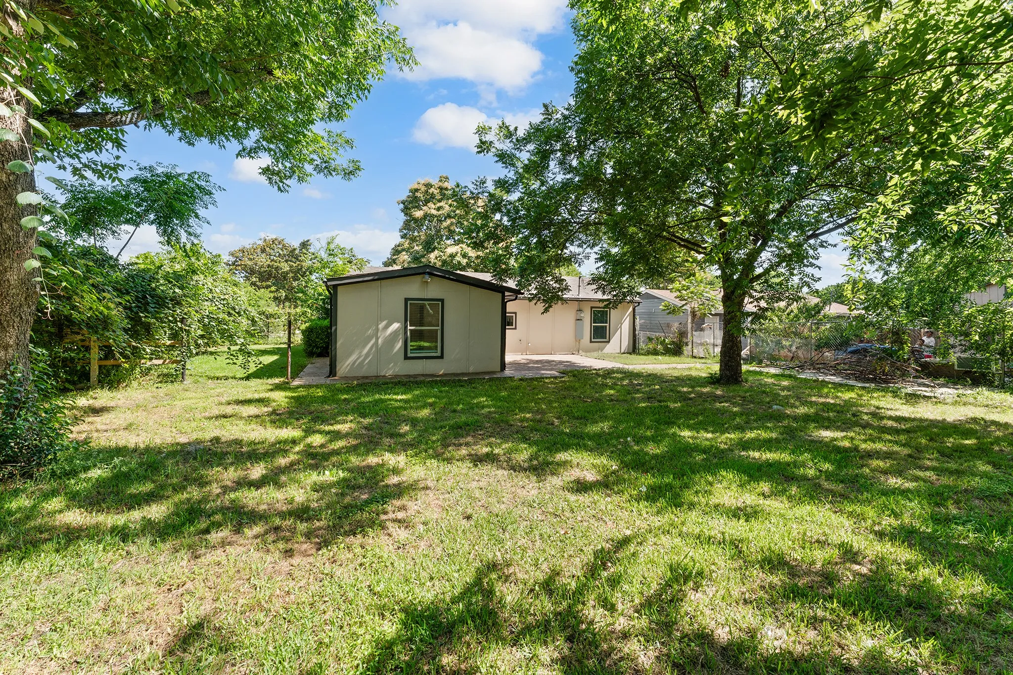 Single Family Residence For Rent in Dallas County , 3806 Castle Hills Drive, Dallas, Texas 75241, 4 Bedroom, 2 Bathroom, Garage spaces, 1,422 Sqft, built in 1958, mls#21289696, Real Estate Agent in Dallas, Homes For Rent in Dallas county, Homes For Rent in Dallas, Realtor in Dallas Texas, Real Estate Brokerage Independent Realty Texas, Luminita Cordes Realtor