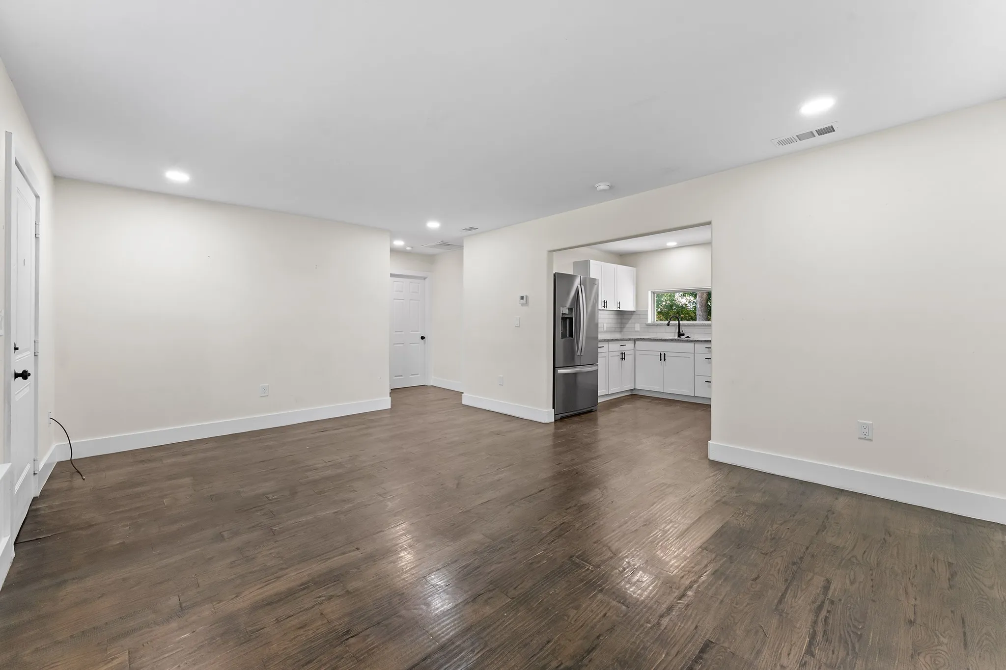 Single Family Residence For Rent in Dallas County , 3806 Castle Hills Drive, Dallas, Texas 75241, 4 Bedroom, 2 Bathroom, Garage spaces, 1,422 Sqft, built in 1958, mls#21289696, Real Estate Agent in Dallas, Homes For Rent in Dallas county, Homes For Rent in Dallas, Realtor in Dallas Texas, Real Estate Brokerage Independent Realty Texas, Luminita Cordes Realtor