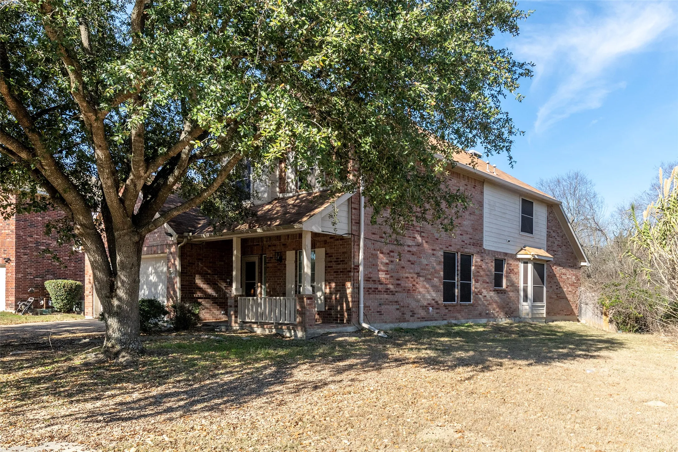 Single Family Residence For Sale in Dallas County , 4921 Kingfisher Lane, Mesquite, Texas 75181, 5 Bedroom, 4 Bathroom, 2 Garage spaces, 3,140 Sqft, built in 2002, mls#21289712, Real Estate Agent in Mesquite, Homes For Sale in Dallas county, Homes For Sale in Mesquite, Realtor in Mesquite Texas, Real Estate Brokerage Independent Realty Texas, Luminita Cordes Realtor