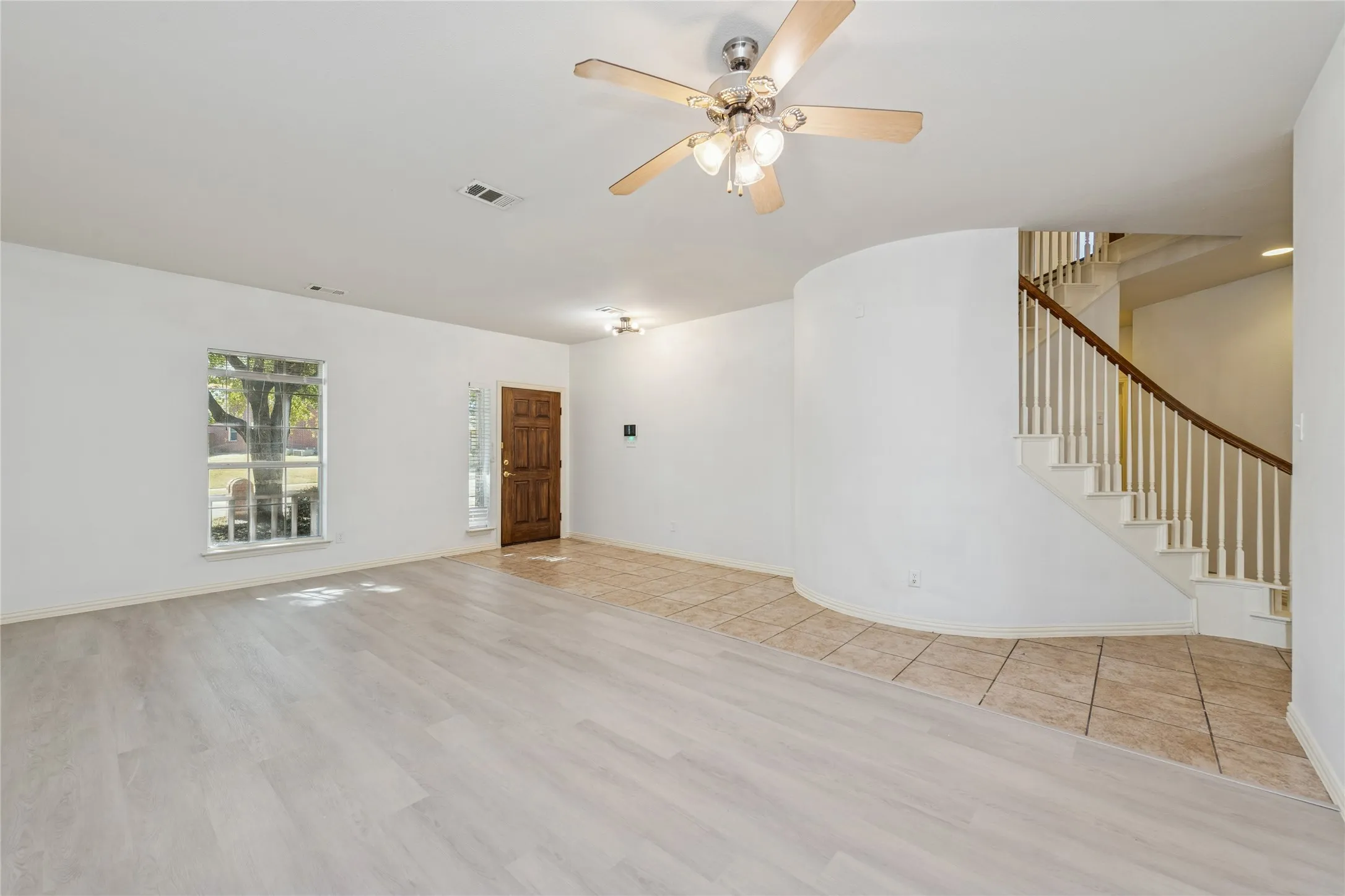 Single Family Residence For Sale in Dallas County , 4921 Kingfisher Lane, Mesquite, Texas 75181, 5 Bedroom, 4 Bathroom, 2 Garage spaces, 3,140 Sqft, built in 2002, mls#21289712, Real Estate Agent in Mesquite, Homes For Sale in Dallas county, Homes For Sale in Mesquite, Realtor in Mesquite Texas, Real Estate Brokerage Independent Realty Texas, Luminita Cordes Realtor