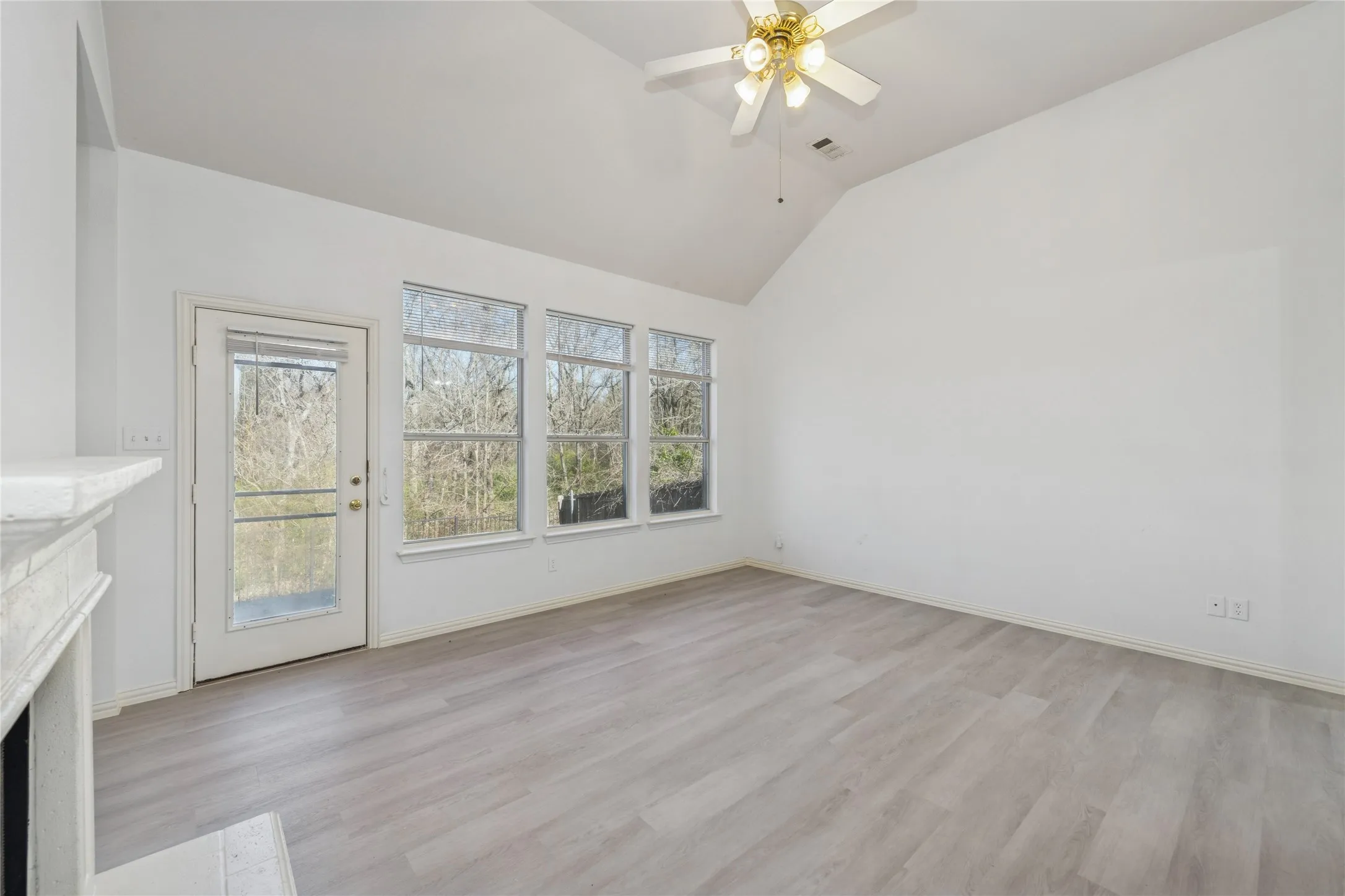 Single Family Residence For Sale in Dallas County , 4921 Kingfisher Lane, Mesquite, Texas 75181, 5 Bedroom, 4 Bathroom, 2 Garage spaces, 3,140 Sqft, built in 2002, mls#21289712, Real Estate Agent in Mesquite, Homes For Sale in Dallas county, Homes For Sale in Mesquite, Realtor in Mesquite Texas, Real Estate Brokerage Independent Realty Texas, Luminita Cordes Realtor