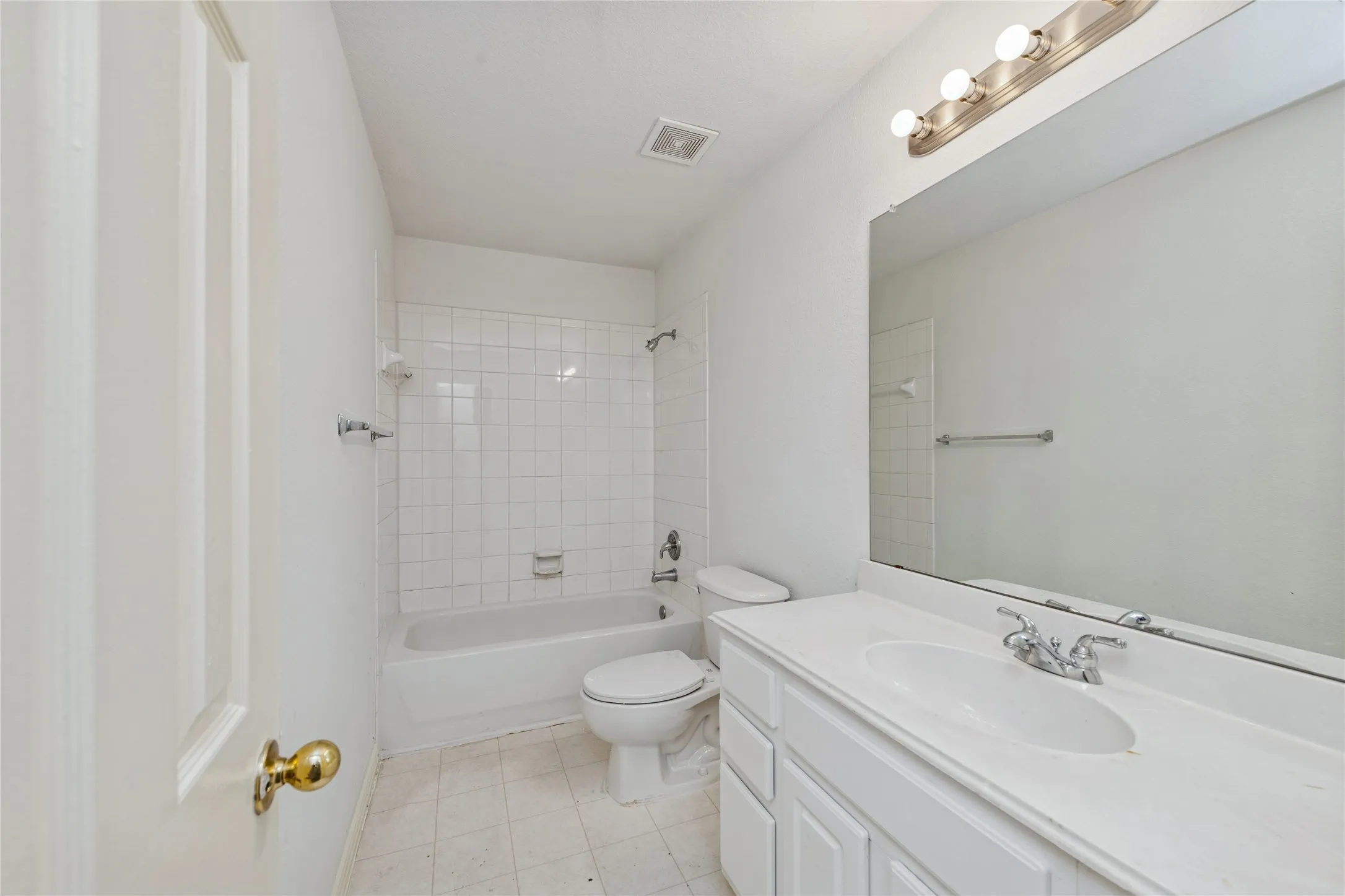 Single Family Residence For Sale in Dallas County , 4921 Kingfisher Lane, Mesquite, Texas 75181, 5 Bedroom, 4 Bathroom, 2 Garage spaces, 3,140 Sqft, built in 2002, mls#21289712, Real Estate Agent in Mesquite, Homes For Sale in Dallas county, Homes For Sale in Mesquite, Realtor in Mesquite Texas, Real Estate Brokerage Independent Realty Texas, Luminita Cordes Realtor