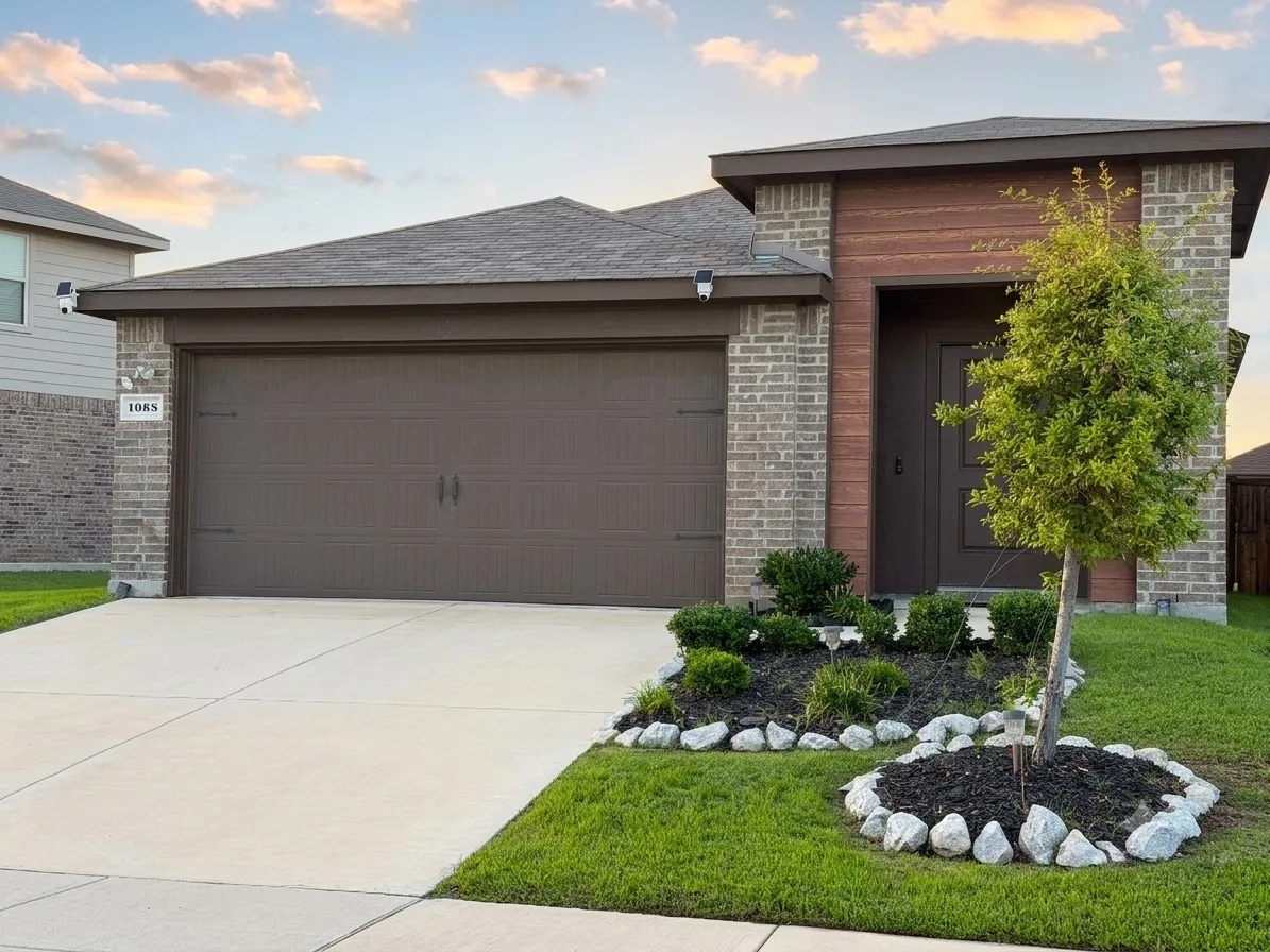 Single Family Residence For Sale in Kaufman County , 1085 Old Oaks Drive, Forney, Texas 75126, 3 Bedroom, 2 Bathroom, 2 Garage spaces, 1,492 Sqft, built in 2022, mls#21288260, Real Estate Agent in Forney, Homes For Sale in Kaufman county, Homes For Sale in Forney, Realtor in Forney Texas, Real Estate Brokerage Independent Realty Texas, Luminita Cordes Realtor