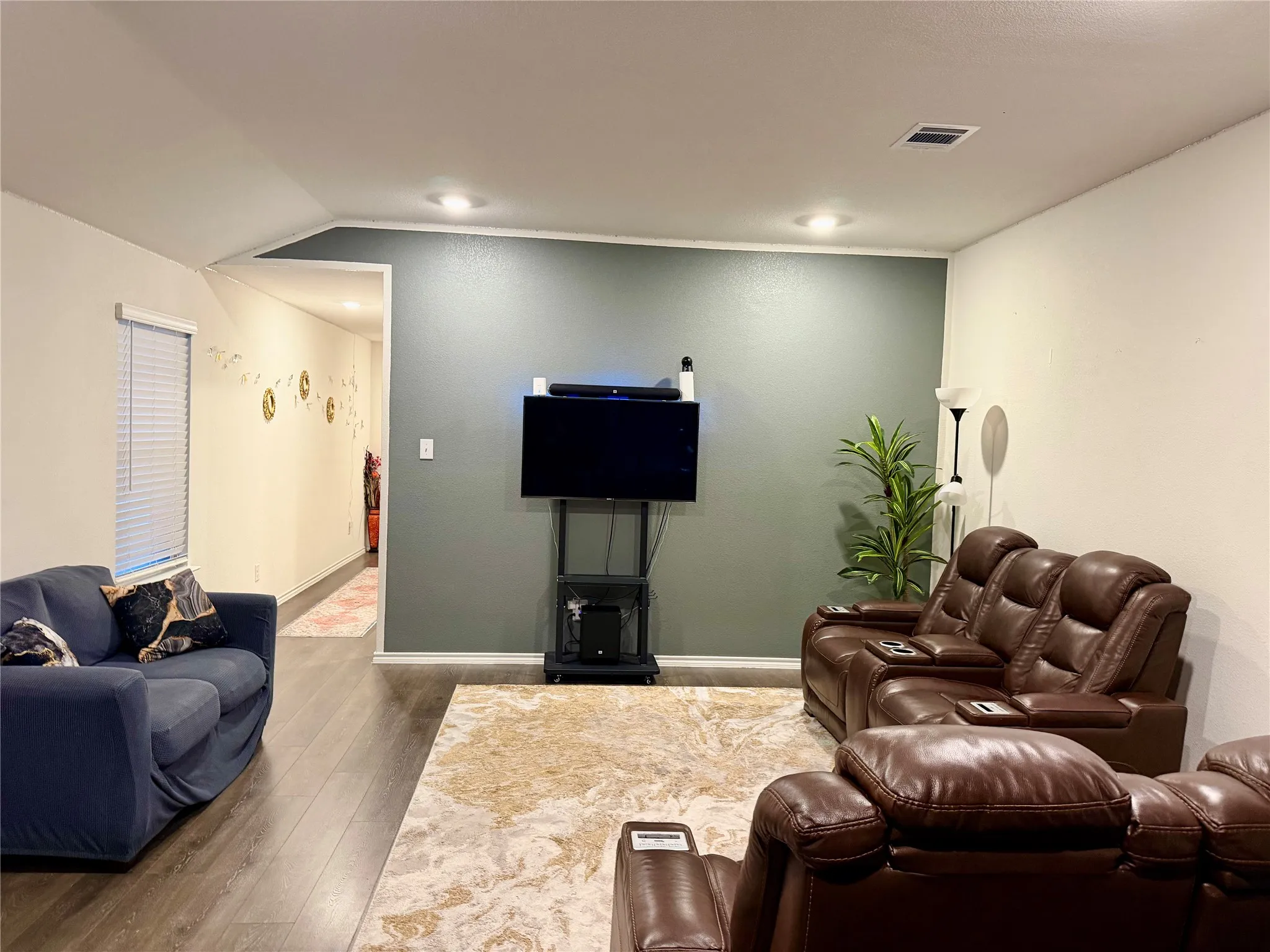 Single Family Residence For Sale in Kaufman County , 1085 Old Oaks Drive, Forney, Texas 75126, 3 Bedroom, 2 Bathroom, 2 Garage spaces, 1,492 Sqft, built in 2022, mls#21288260, Real Estate Agent in Forney, Homes For Sale in Kaufman county, Homes For Sale in Forney, Realtor in Forney Texas, Real Estate Brokerage Independent Realty Texas, Luminita Cordes Realtor