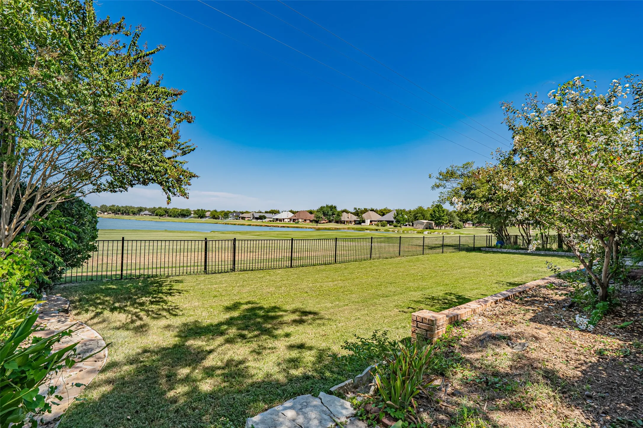 Single Family Residence For Sale in Hood County , 5607 Wedgefield Road, Granbury, Texas 76049, 3 Bedroom, 3 Bathroom, 2 Garage spaces, 2,653 Sqft, built in 1994, mls#21289745, Real Estate Agent in Granbury, Homes For Sale in Hood county, Homes For Sale in Granbury, Realtor in Granbury Texas, Real Estate Brokerage Independent Realty Texas, Luminita Cordes Realtor