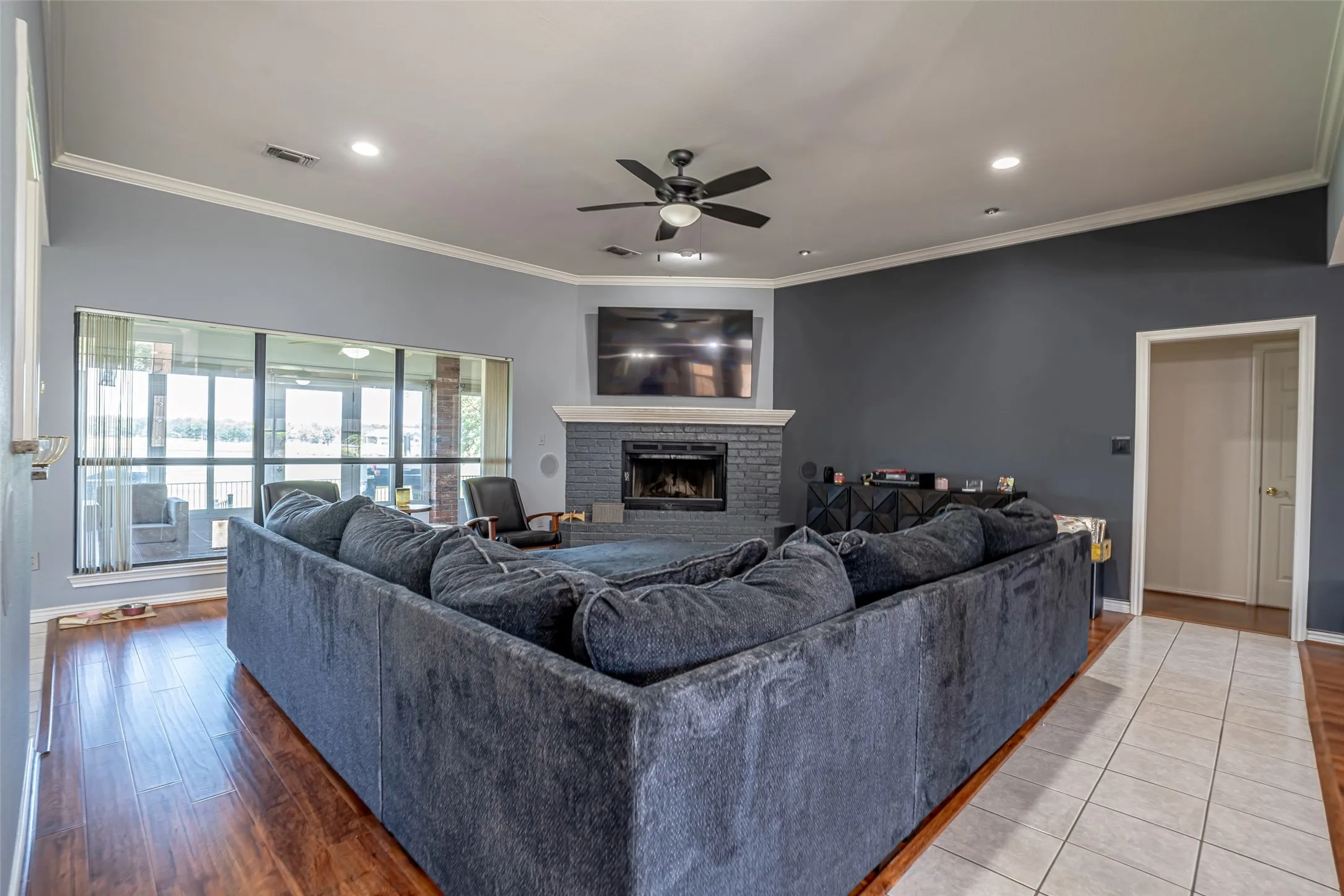 Single Family Residence For Sale in Hood County , 5607 Wedgefield Road, Granbury, Texas 76049, 3 Bedroom, 3 Bathroom, 2 Garage spaces, 2,653 Sqft, built in 1994, mls#21289745, Real Estate Agent in Granbury, Homes For Sale in Hood county, Homes For Sale in Granbury, Realtor in Granbury Texas, Real Estate Brokerage Independent Realty Texas, Luminita Cordes Realtor