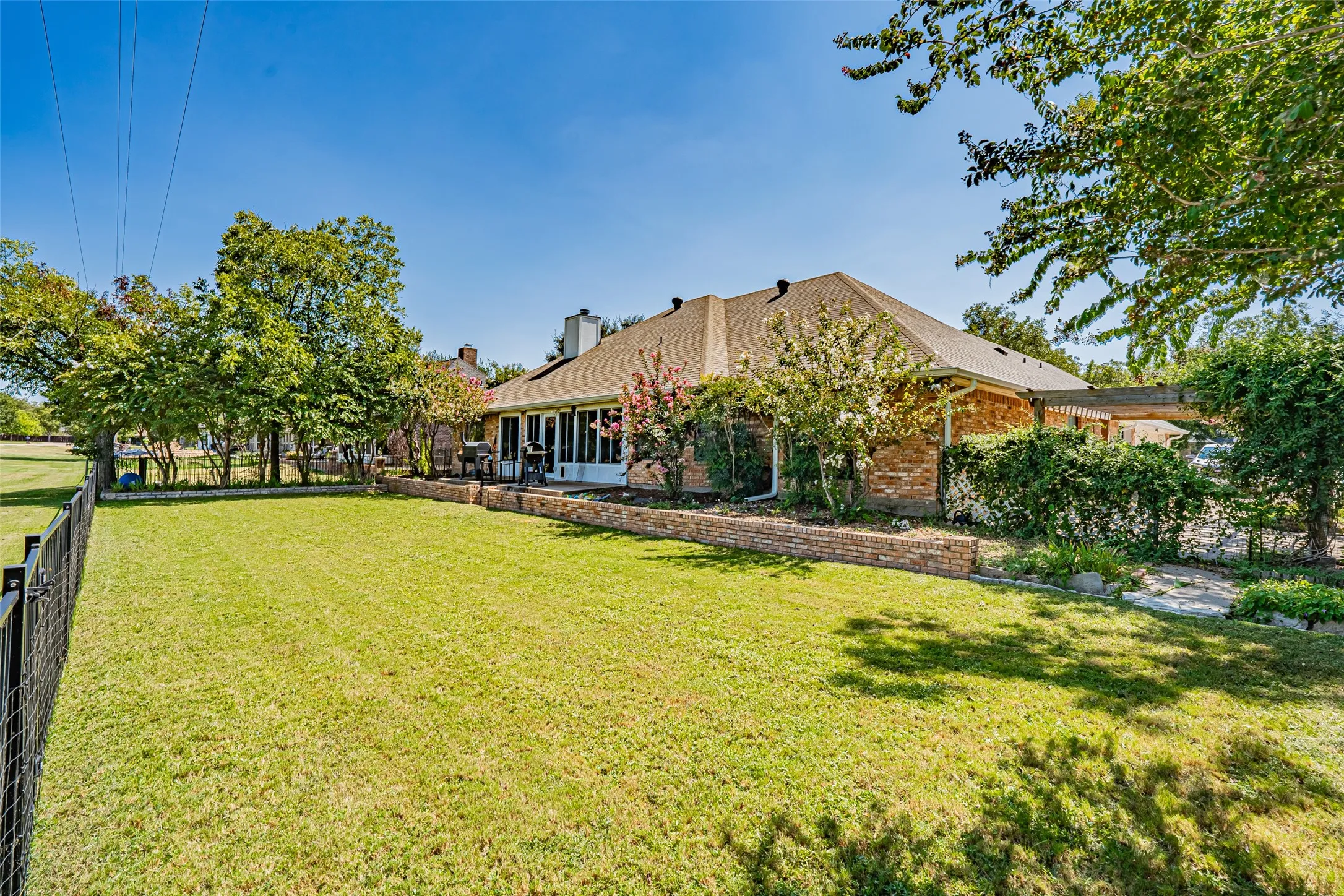 Single Family Residence For Sale in Hood County , 5607 Wedgefield Road, Granbury, Texas 76049, 3 Bedroom, 3 Bathroom, 2 Garage spaces, 2,653 Sqft, built in 1994, mls#21289745, Real Estate Agent in Granbury, Homes For Sale in Hood county, Homes For Sale in Granbury, Realtor in Granbury Texas, Real Estate Brokerage Independent Realty Texas, Luminita Cordes Realtor