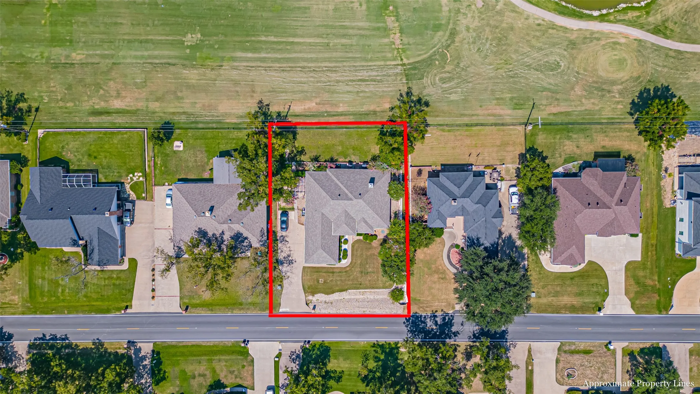 Single Family Residence For Sale in Hood County , 5607 Wedgefield Road, Granbury, Texas 76049, 3 Bedroom, 3 Bathroom, 2 Garage spaces, 2,653 Sqft, built in 1994, mls#21289745, Real Estate Agent in Granbury, Homes For Sale in Hood county, Homes For Sale in Granbury, Realtor in Granbury Texas, Real Estate Brokerage Independent Realty Texas, Luminita Cordes Realtor
