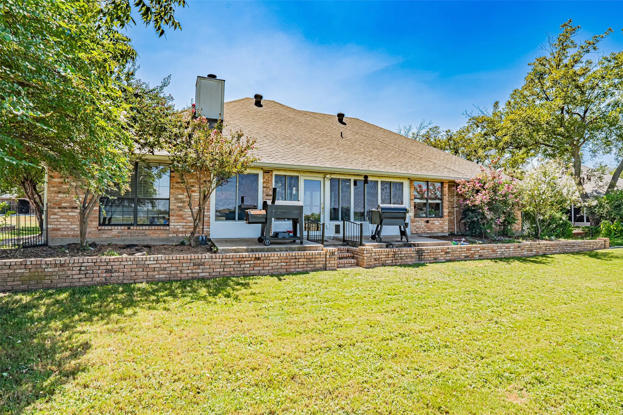 Single Family Residence For Sale in Hood County , 5607 Wedgefield Road, Granbury, Texas 76049, 3 Bedroom, 3 Bathroom, 2 Garage spaces, 2,653 Sqft, built in 1994, mls#21289745, Real Estate Agent in Granbury, Homes For Sale in Hood county, Homes For Sale in Granbury, Realtor in Granbury Texas, Real Estate Brokerage Independent Realty Texas, Luminita Cordes Realtor
