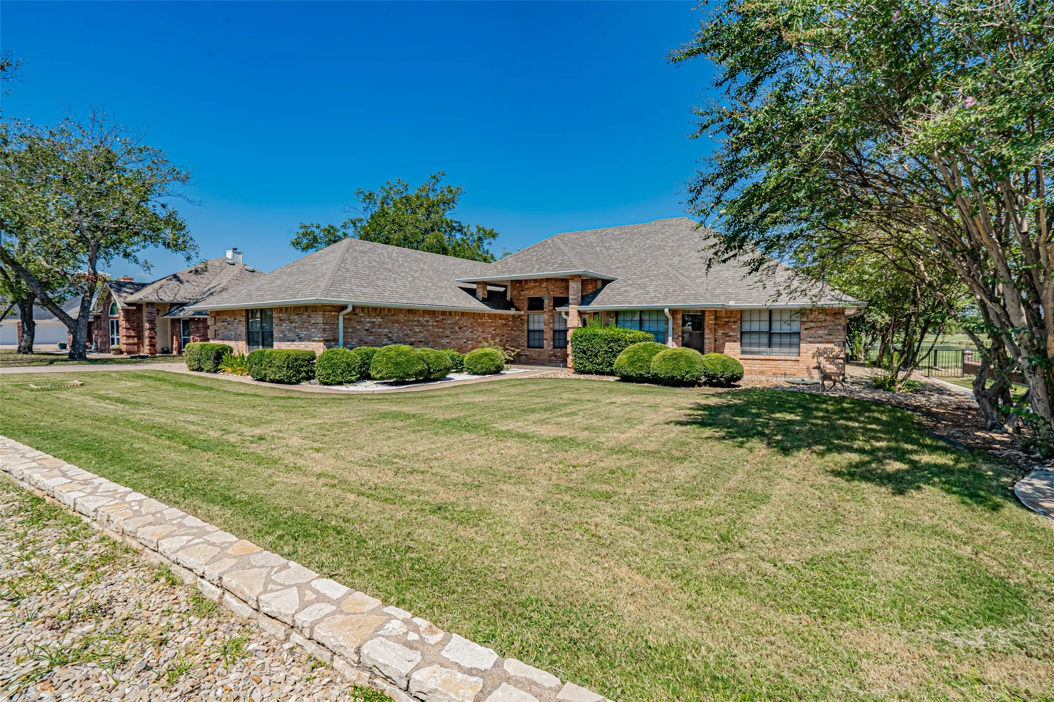 Single Family Residence For Sale in Hood County , 5607 Wedgefield Road, Granbury, Texas 76049, 3 Bedroom, 3 Bathroom, 2 Garage spaces, 2,653 Sqft, built in 1994, mls#21289745, Real Estate Agent in Granbury, Homes For Sale in Hood county, Homes For Sale in Granbury, Realtor in Granbury Texas, Real Estate Brokerage Independent Realty Texas, Luminita Cordes Realtor