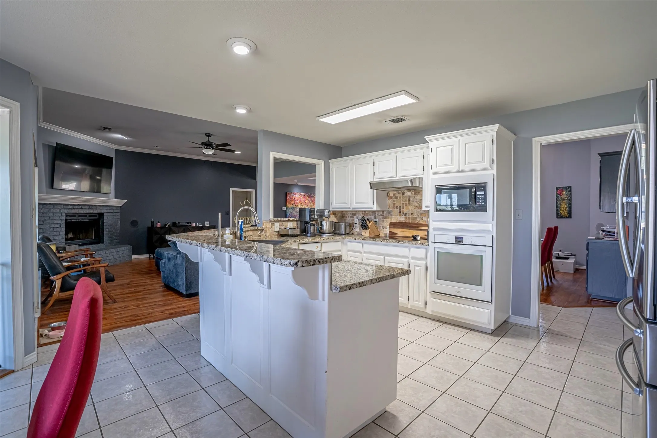 Single Family Residence For Sale in Hood County , 5607 Wedgefield Road, Granbury, Texas 76049, 3 Bedroom, 3 Bathroom, 2 Garage spaces, 2,653 Sqft, built in 1994, mls#21289745, Real Estate Agent in Granbury, Homes For Sale in Hood county, Homes For Sale in Granbury, Realtor in Granbury Texas, Real Estate Brokerage Independent Realty Texas, Luminita Cordes Realtor
