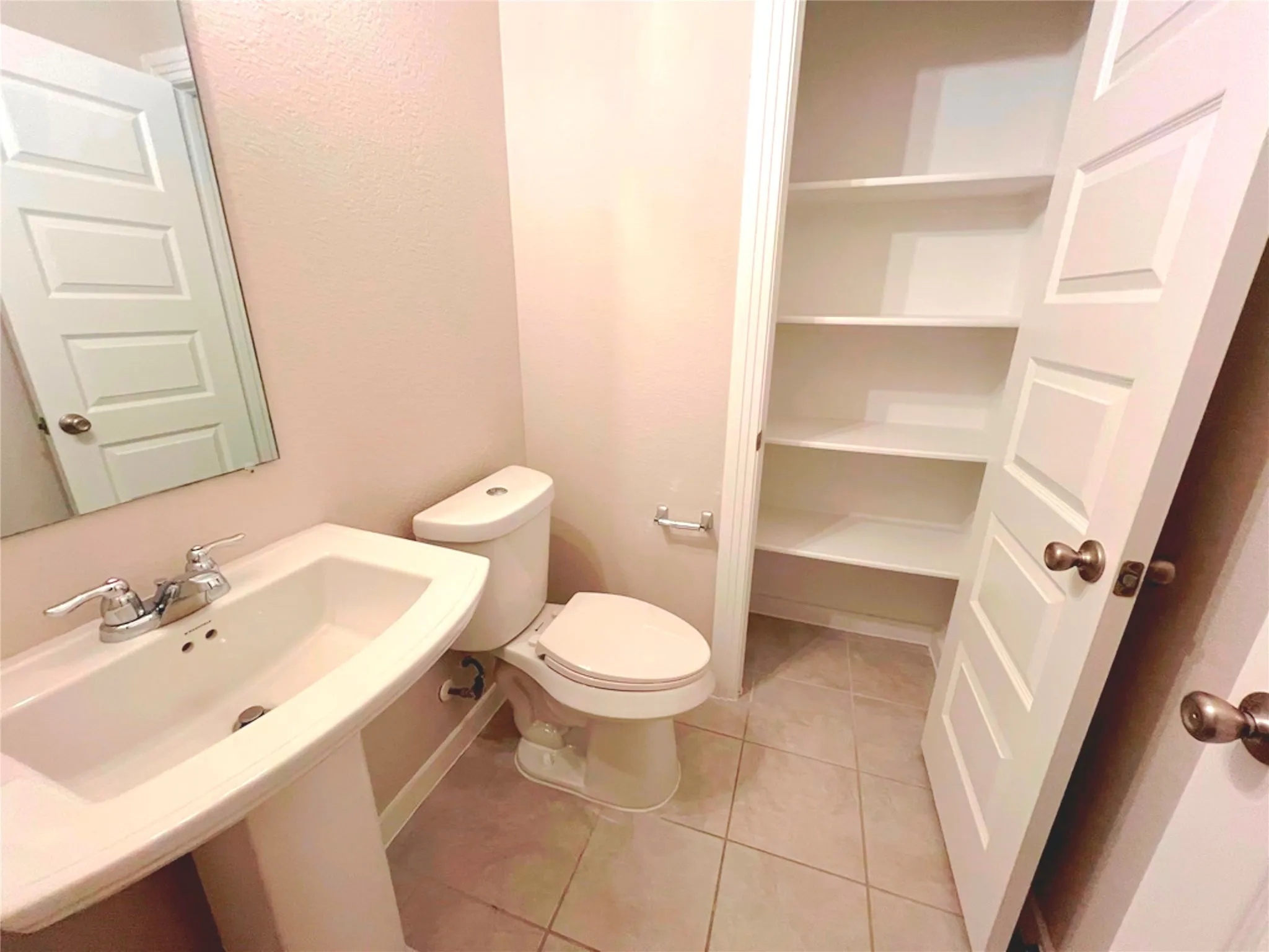 Single Family Residence For Sale in Kaufman County , 2409 San Marcos Drive, Forney, Texas 75126, 5 Bedroom, 3 Bathroom, 2 Garage spaces, 2,613 Sqft, built in 2019, mls#21289744, Real Estate Agent in Forney, Homes For Sale in Kaufman county, Homes For Sale in Forney, Realtor in Forney Texas, Real Estate Brokerage Independent Realty Texas, Luminita Cordes Realtor