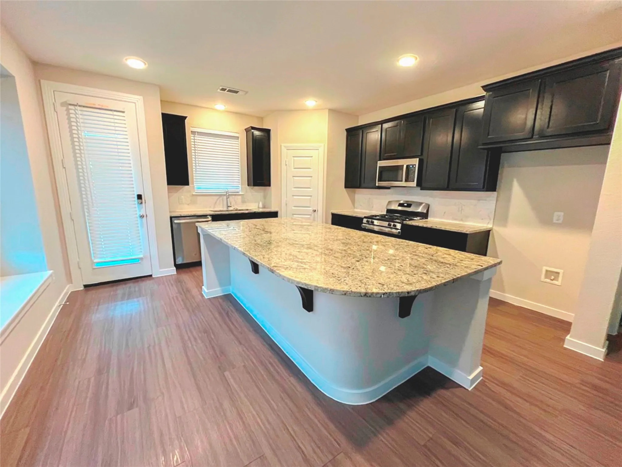 Single Family Residence For Sale in Kaufman County , 2409 San Marcos Drive, Forney, Texas 75126, 5 Bedroom, 3 Bathroom, 2 Garage spaces, 2,613 Sqft, built in 2019, mls#21289744, Real Estate Agent in Forney, Homes For Sale in Kaufman county, Homes For Sale in Forney, Realtor in Forney Texas, Real Estate Brokerage Independent Realty Texas, Luminita Cordes Realtor