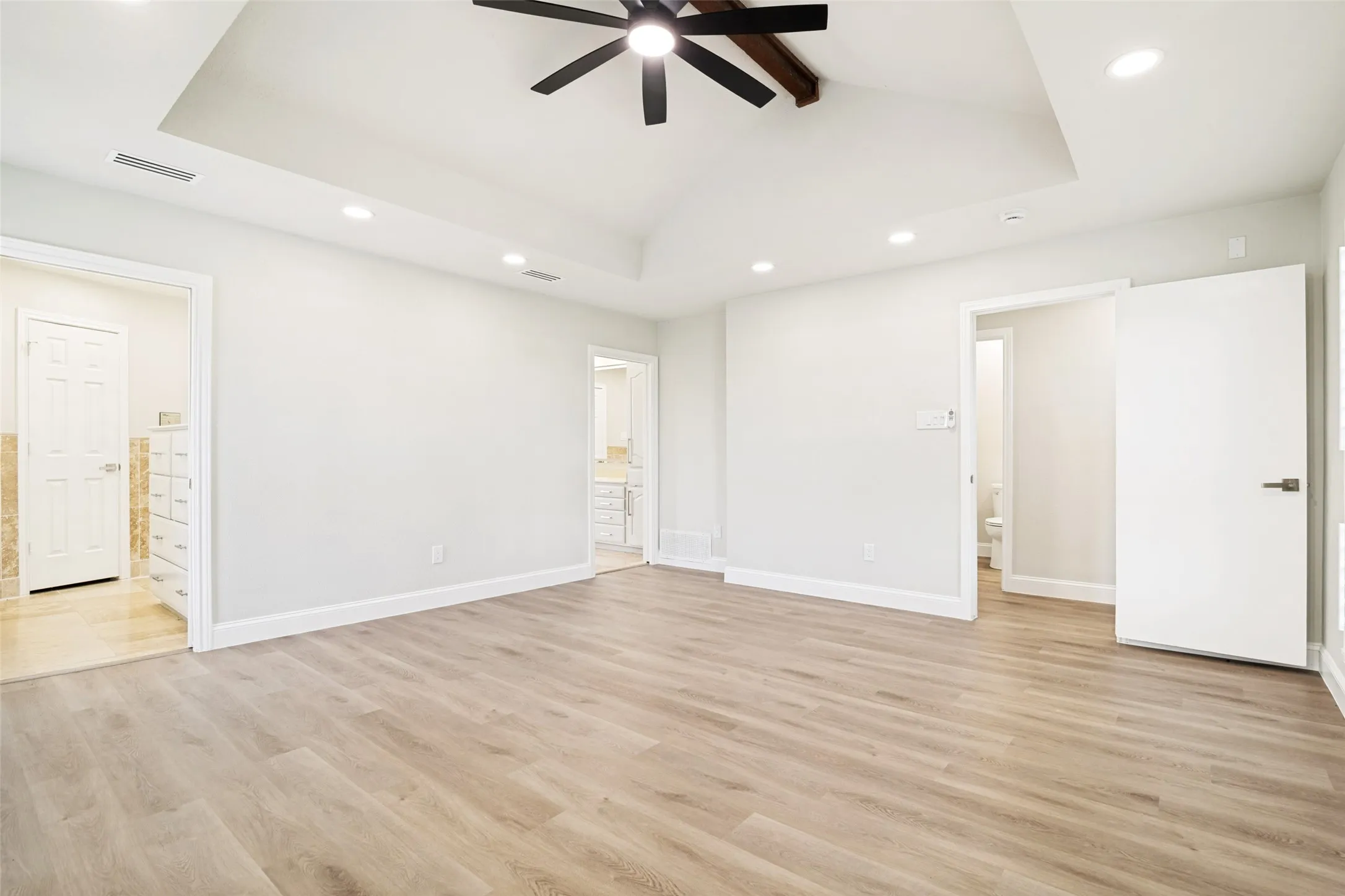 Single Family Residence For Sale in Rockwall County , 961 FM 1139, Mclendon Chisholm, Texas 75032, 5 Bedrooms, 4 Bathrooms, 3 Garage spaces, 4,581 Sqft, built in 1983, Price $2,775,000, mls#21289750, Real Estate Agent in Mclendon Chisholm, Homes For Sale in Rockwall county, Homes For Sale in Mclendon Chisholm, Realtor in Mclendon Chisholm Texas, Real Estate Brokerage Independent Realty Texas, Luminita Cordes Realtor