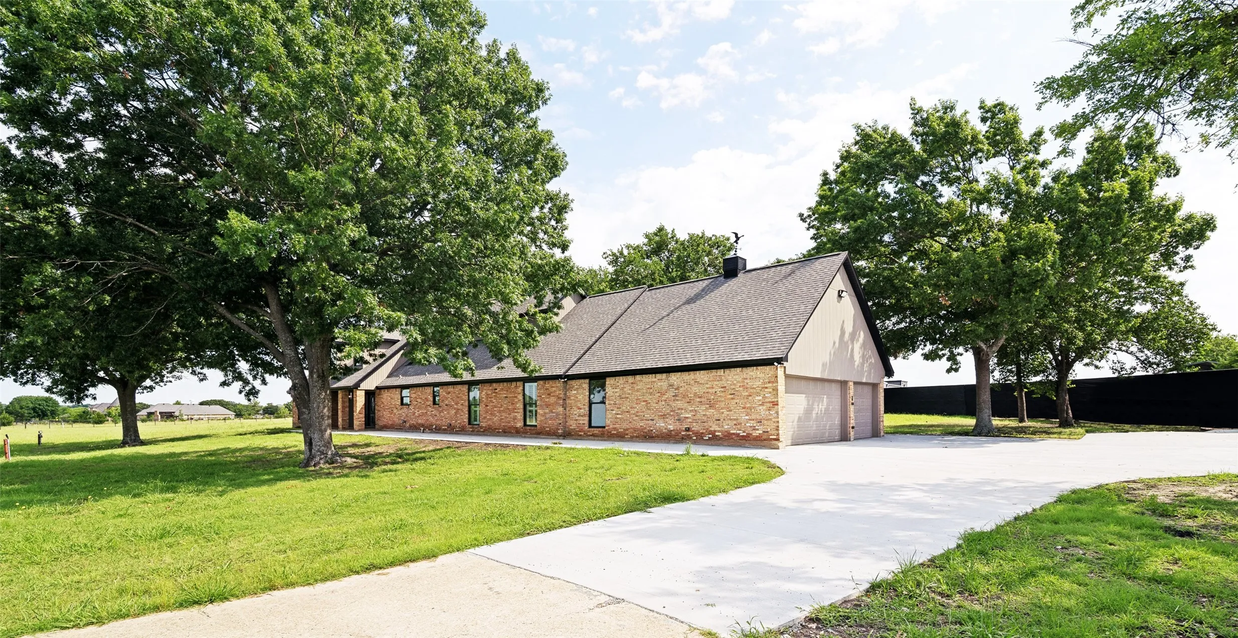 Single Family Residence For Sale in Rockwall County , 961 FM 1139, Mclendon Chisholm, Texas 75032, 5 Bedrooms, 4 Bathrooms, 3 Garage spaces, 4,581 Sqft, built in 1983, Price $2,775,000, mls#21289750, Real Estate Agent in Mclendon Chisholm, Homes For Sale in Rockwall county, Homes For Sale in Mclendon Chisholm, Realtor in Mclendon Chisholm Texas, Real Estate Brokerage Independent Realty Texas, Luminita Cordes Realtor
