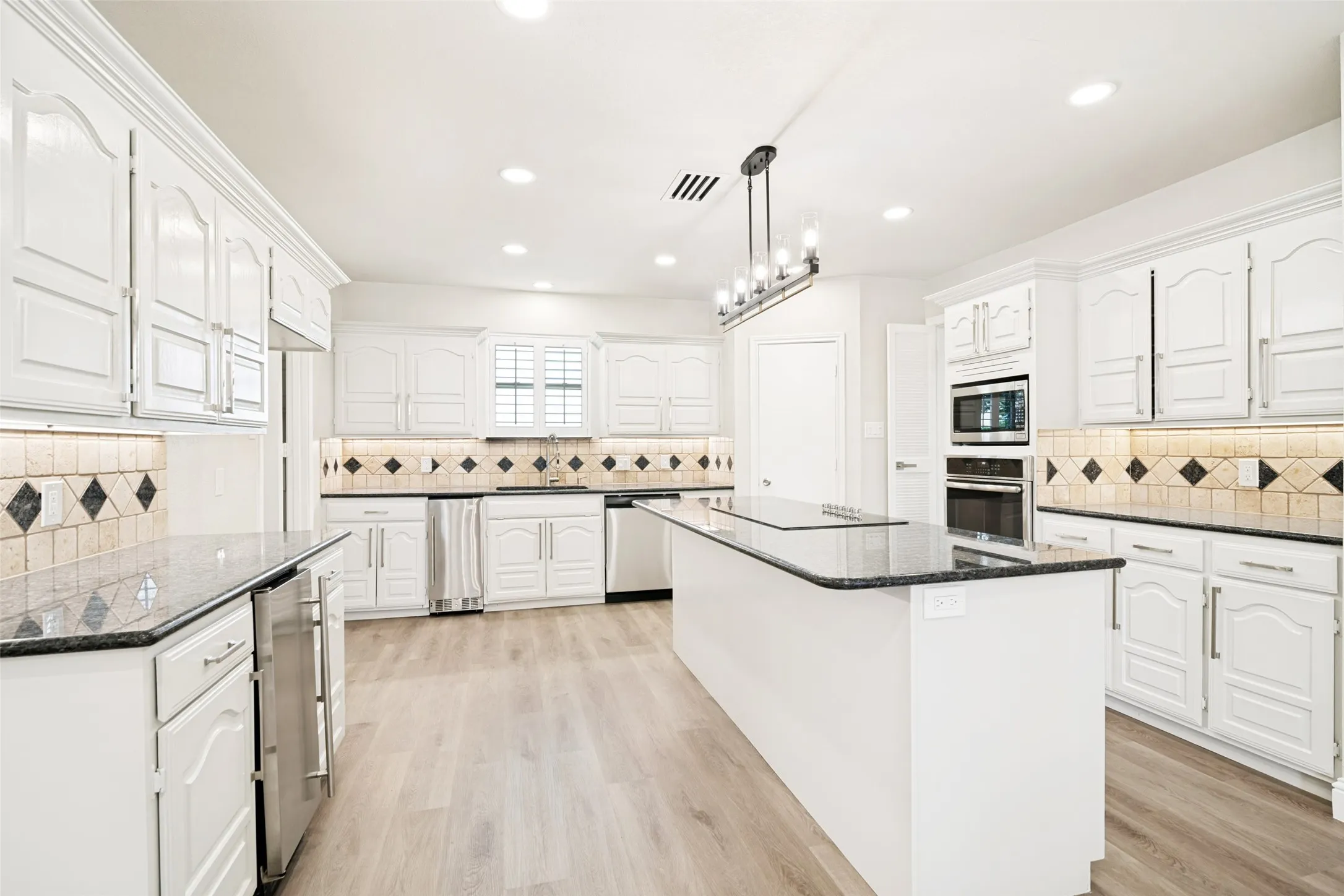 Single Family Residence For Sale in Rockwall County , 961 FM 1139, Mclendon Chisholm, Texas 75032, 5 Bedrooms, 4 Bathrooms, 3 Garage spaces, 4,581 Sqft, built in 1983, Price $2,775,000, mls#21289750, Real Estate Agent in Mclendon Chisholm, Homes For Sale in Rockwall county, Homes For Sale in Mclendon Chisholm, Realtor in Mclendon Chisholm Texas, Real Estate Brokerage Independent Realty Texas, Luminita Cordes Realtor
