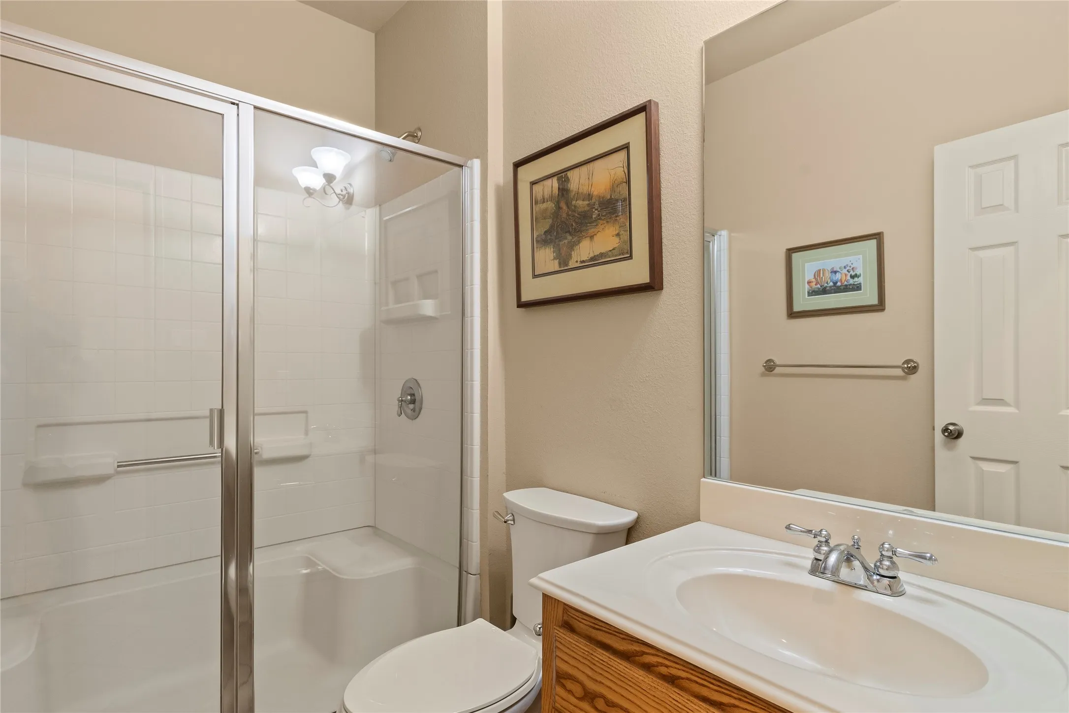 Full Guest Bathroom