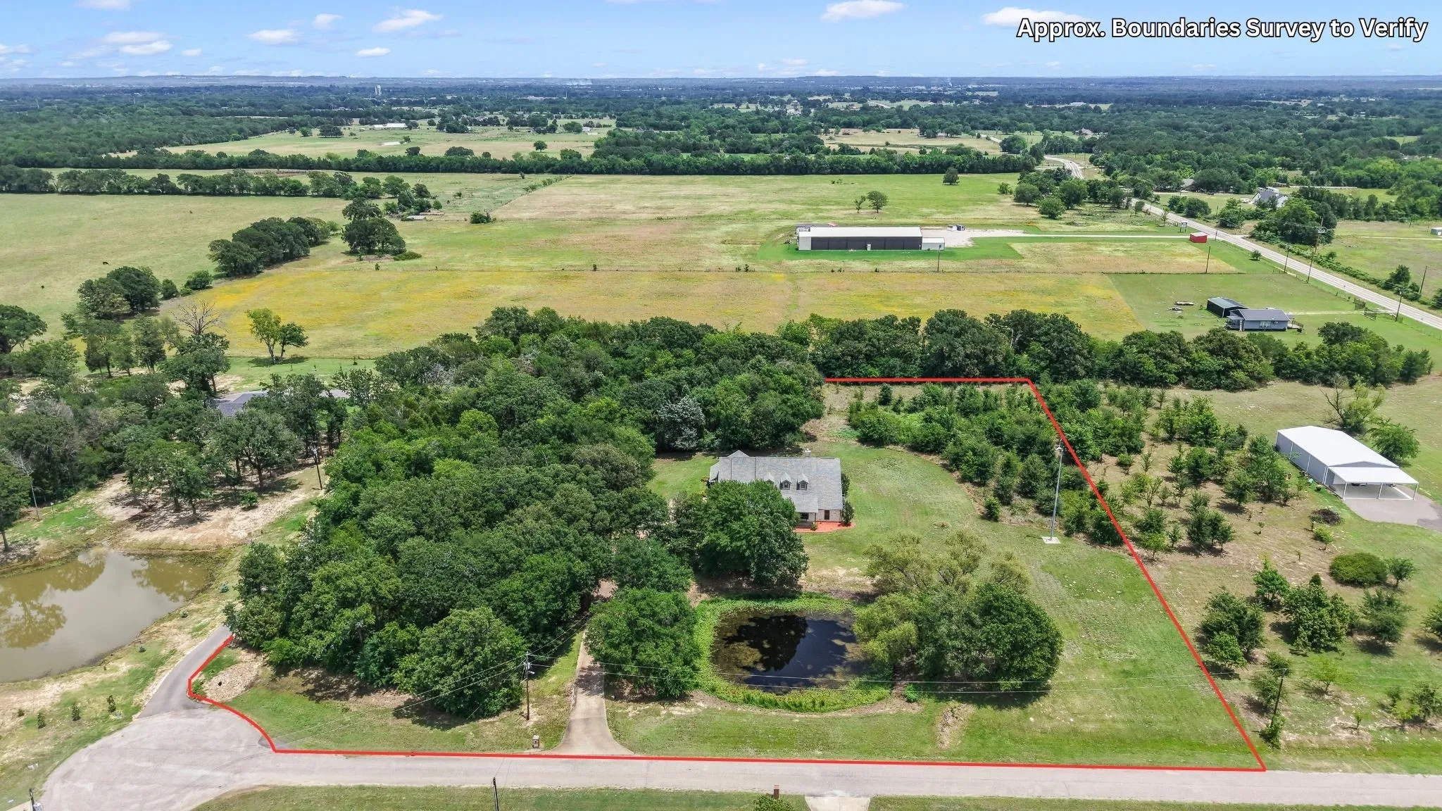 Single Family Residence For Sale in Henderson County , 10226 Aaron Avenue, Eustace, Texas 75124, 4 Bedroom, 3 Bathroom, 3 Garage spaces, 2,506 Sqft, built in 2004, mls#21287113, Real Estate Agent in Eustace, Homes For Sale in Henderson county, Homes For Sale in Eustace, Realtor in Eustace Texas, Real Estate Brokerage Independent Realty Texas, Luminita Cordes Realtor