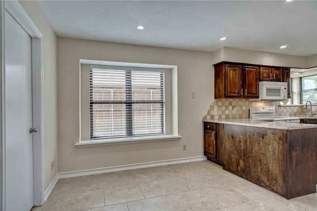 Single Family Residence For Rent in Dallas County , 753 Eagle Drive, Coppell, Texas 75019, 3 Bedrooms, 3 Bathrooms, 2 Garage spaces, 1,754 Sqft, built in 1984, Price $2,900, mls#21241462, Real Estate Agent in Coppell, Homes For Rent in Dallas county, Homes For Rent in Coppell, Realtor in Coppell Texas, Real Estate Brokerage Independent Realty Texas, Luminita Cordes Realtor
