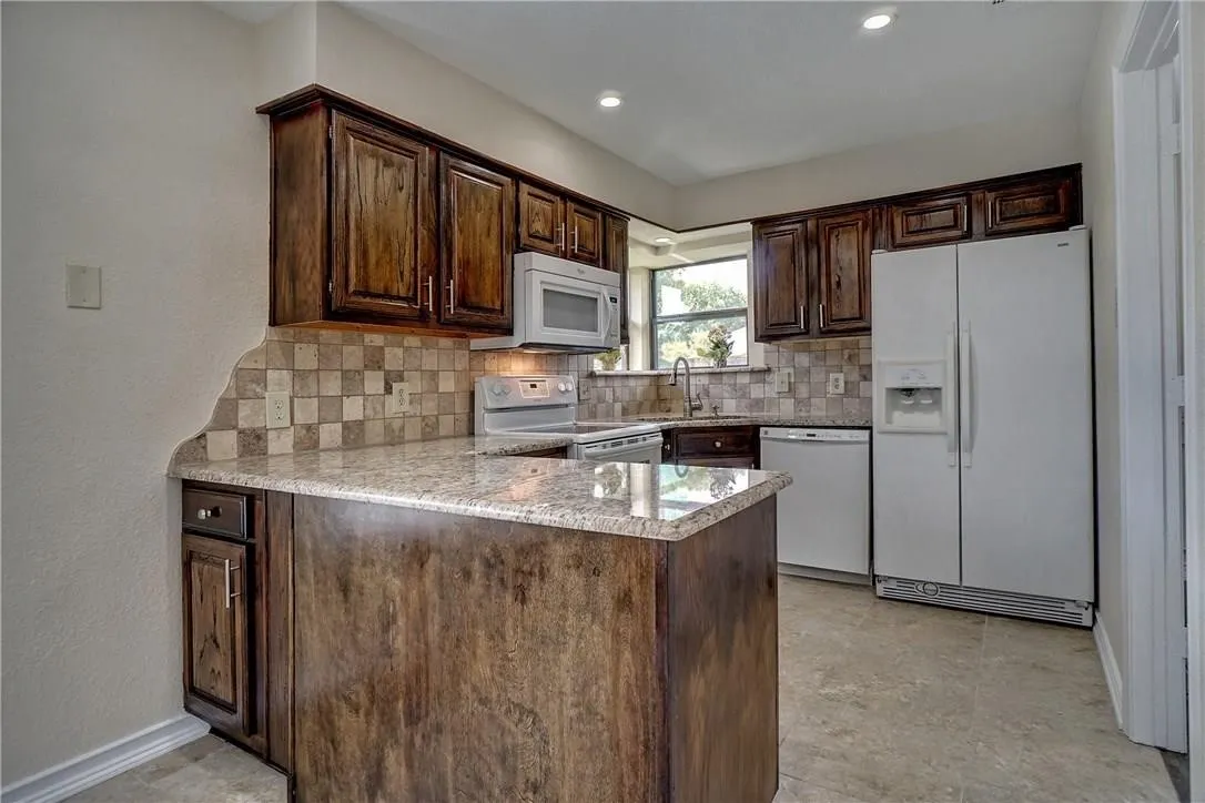 Single Family Residence For Rent in Dallas County , 753 Eagle Drive, Coppell, Texas 75019, 3 Bedrooms, 3 Bathrooms, 2 Garage spaces, 1,754 Sqft, built in 1984, Price $2,900, mls#21241462, Real Estate Agent in Coppell, Homes For Rent in Dallas county, Homes For Rent in Coppell, Realtor in Coppell Texas, Real Estate Brokerage Independent Realty Texas, Luminita Cordes Realtor