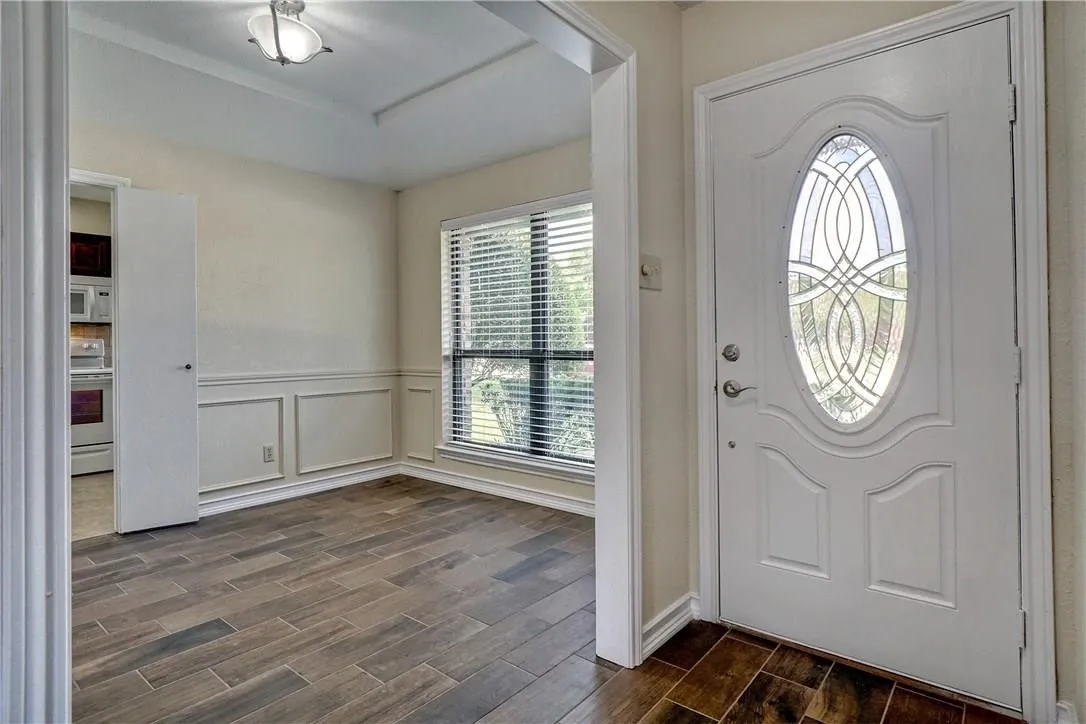 Single Family Residence For Rent in Dallas County , 753 Eagle Drive, Coppell, Texas 75019, 3 Bedrooms, 3 Bathrooms, 2 Garage spaces, 1,754 Sqft, built in 1984, Price $2,900, mls#21241462, Real Estate Agent in Coppell, Homes For Rent in Dallas county, Homes For Rent in Coppell, Realtor in Coppell Texas, Real Estate Brokerage Independent Realty Texas, Luminita Cordes Realtor