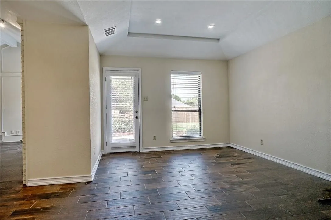 Single Family Residence For Rent in Dallas County , 753 Eagle Drive, Coppell, Texas 75019, 3 Bedrooms, 3 Bathrooms, 2 Garage spaces, 1,754 Sqft, built in 1984, Price $2,900, mls#21241462, Real Estate Agent in Coppell, Homes For Rent in Dallas county, Homes For Rent in Coppell, Realtor in Coppell Texas, Real Estate Brokerage Independent Realty Texas, Luminita Cordes Realtor