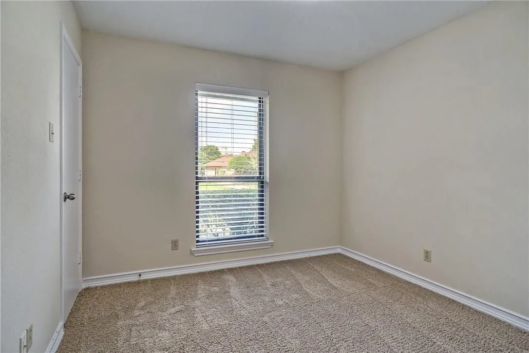 Single Family Residence For Rent in Dallas County , 753 Eagle Drive, Coppell, Texas 75019, 3 Bedrooms, 3 Bathrooms, 2 Garage spaces, 1,754 Sqft, built in 1984, Price $2,900, mls#21241462, Real Estate Agent in Coppell, Homes For Rent in Dallas county, Homes For Rent in Coppell, Realtor in Coppell Texas, Real Estate Brokerage Independent Realty Texas, Luminita Cordes Realtor