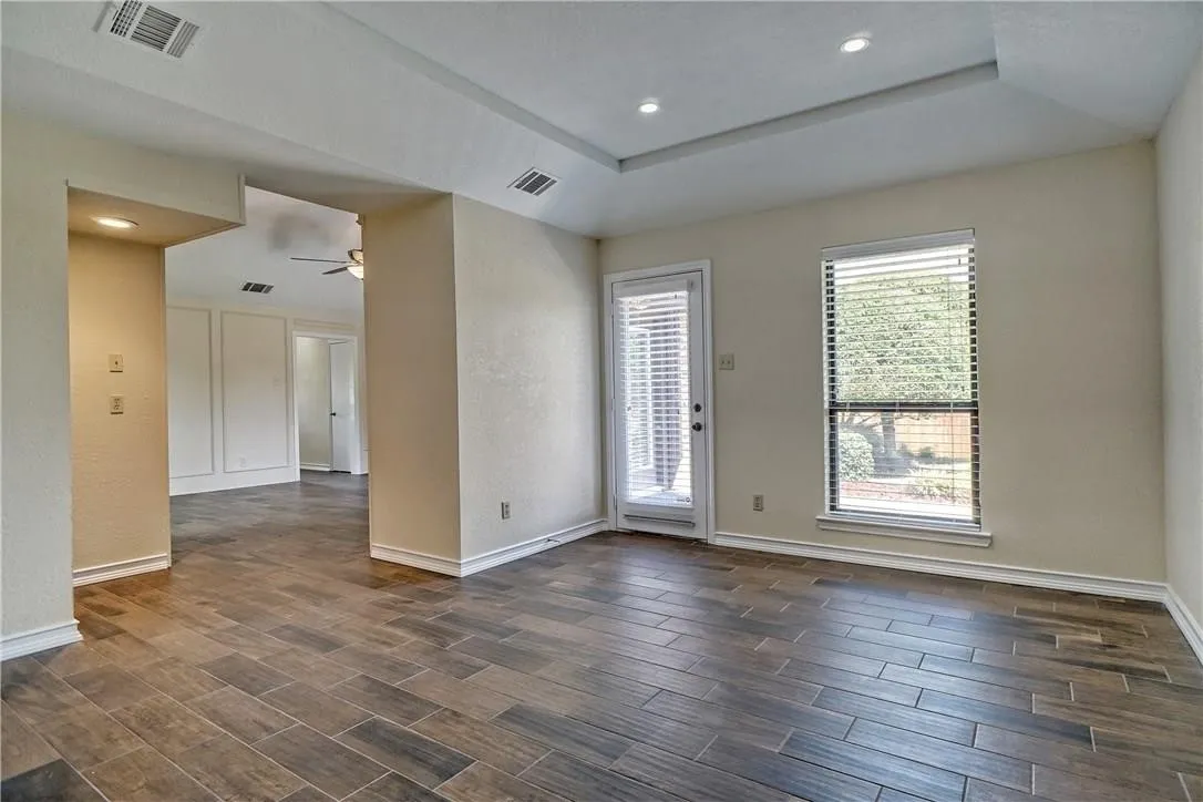 Single Family Residence For Rent in Dallas County , 753 Eagle Drive, Coppell, Texas 75019, 3 Bedrooms, 3 Bathrooms, 2 Garage spaces, 1,754 Sqft, built in 1984, Price $2,900, mls#21241462, Real Estate Agent in Coppell, Homes For Rent in Dallas county, Homes For Rent in Coppell, Realtor in Coppell Texas, Real Estate Brokerage Independent Realty Texas, Luminita Cordes Realtor