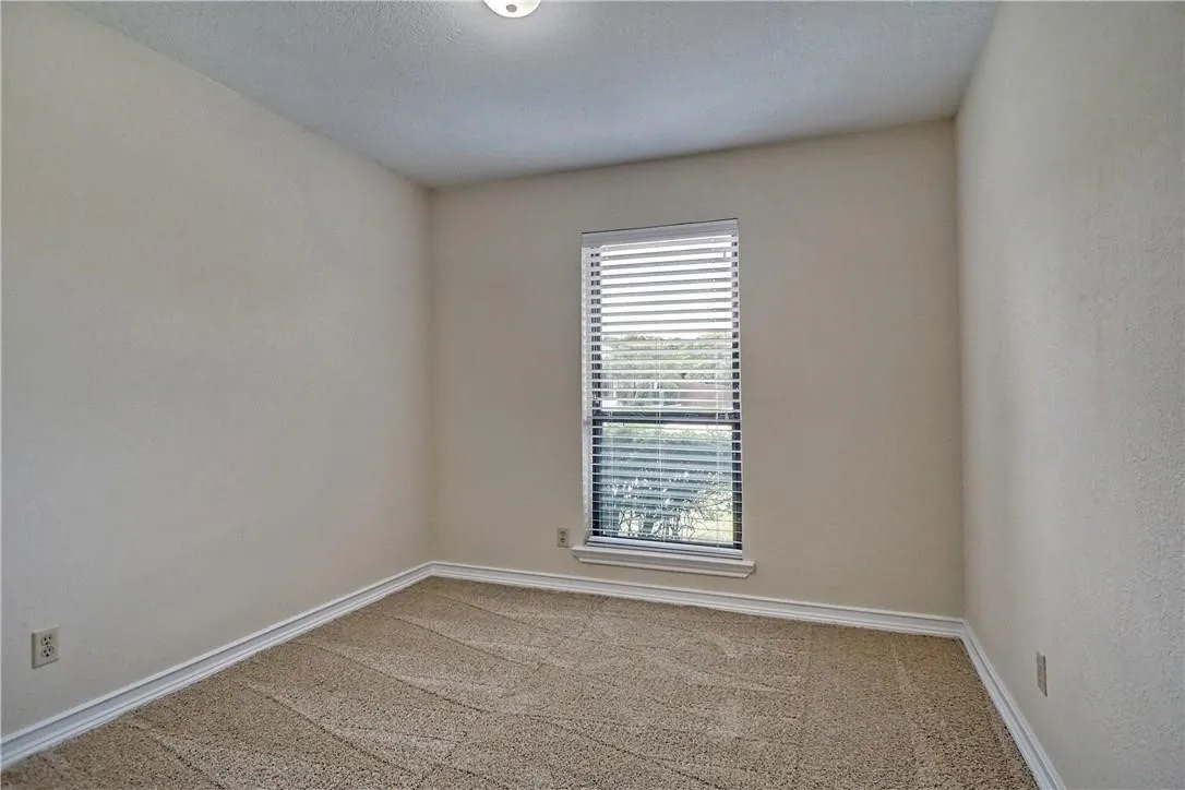 Single Family Residence For Rent in Dallas County , 753 Eagle Drive, Coppell, Texas 75019, 3 Bedrooms, 3 Bathrooms, 2 Garage spaces, 1,754 Sqft, built in 1984, Price $2,900, mls#21241462, Real Estate Agent in Coppell, Homes For Rent in Dallas county, Homes For Rent in Coppell, Realtor in Coppell Texas, Real Estate Brokerage Independent Realty Texas, Luminita Cordes Realtor