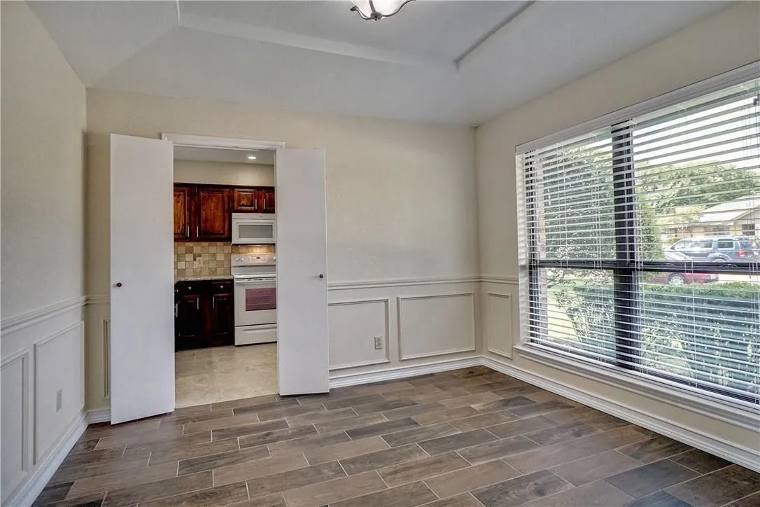 Single Family Residence For Rent in Dallas County , 753 Eagle Drive, Coppell, Texas 75019, 3 Bedrooms, 3 Bathrooms, 2 Garage spaces, 1,754 Sqft, built in 1984, Price $2,900, mls#21241462, Real Estate Agent in Coppell, Homes For Rent in Dallas county, Homes For Rent in Coppell, Realtor in Coppell Texas, Real Estate Brokerage Independent Realty Texas, Luminita Cordes Realtor