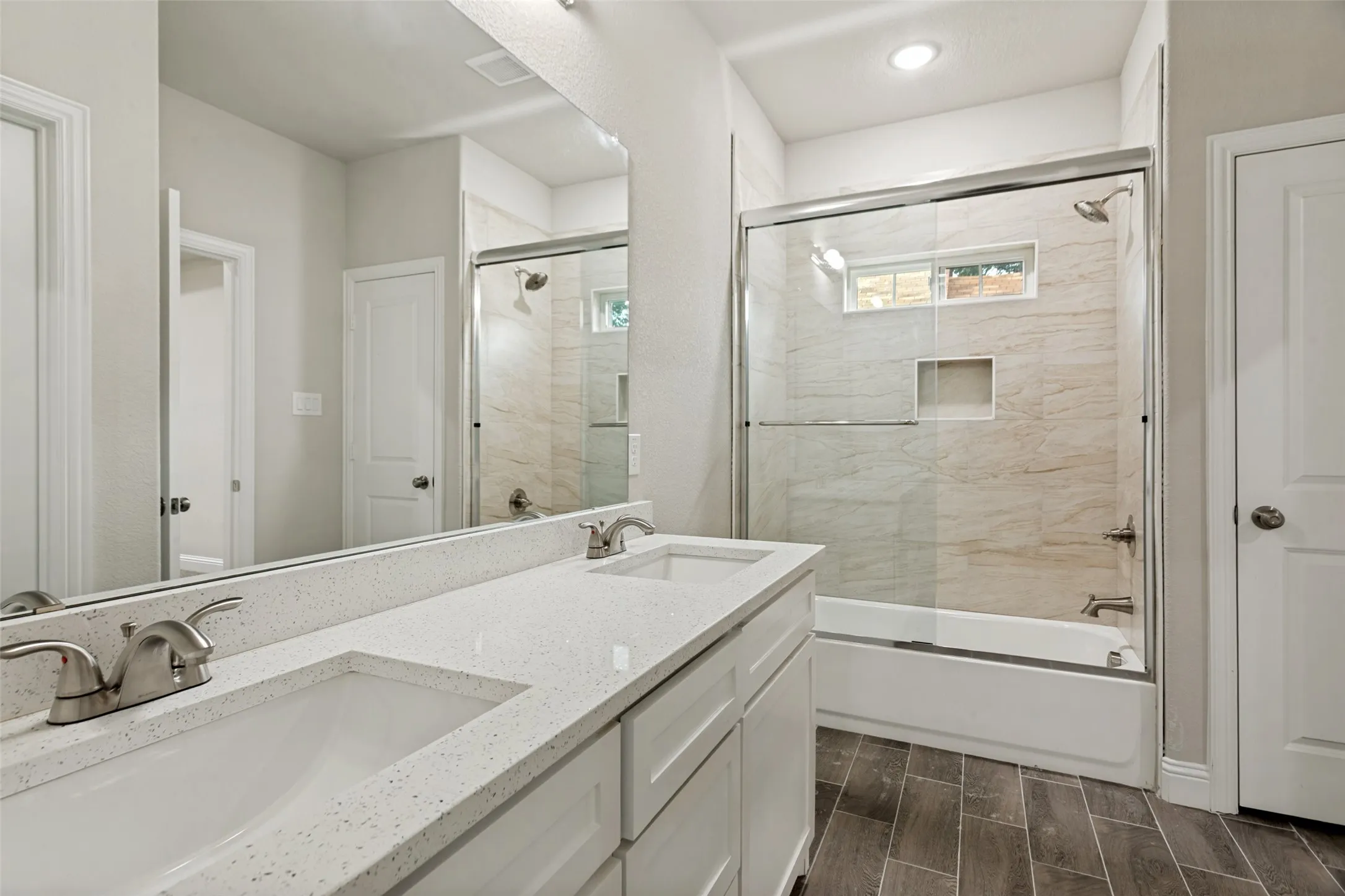 Single Family Residence For Sale in Tarrant County , 5520 Goodman Avenue, Fort Worth, Texas 76107, 4 Bedroom, 2 Bathroom, 1 Garage spaces, 1,810 Sqft, built in 2023, mls#21289767, Real Estate Agent in Fort Worth, Homes For Sale in Tarrant county, Homes For Sale in Fort Worth, Realtor in Fort Worth Texas, Real Estate Brokerage Independent Realty Texas, Luminita Cordes Realtor