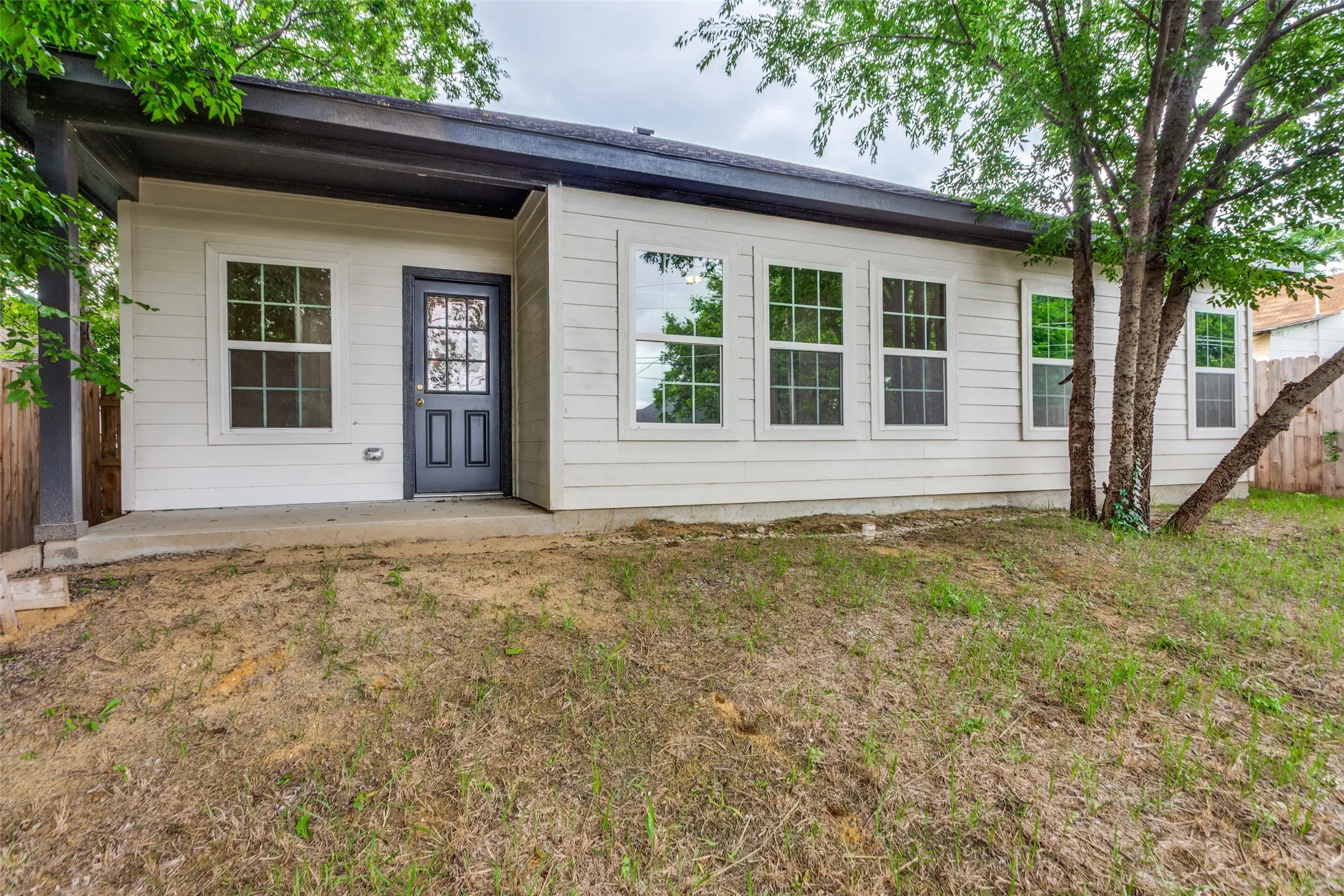 Single Family Residence For Sale in Tarrant County , 5520 Goodman Avenue, Fort Worth, Texas 76107, 4 Bedroom, 2 Bathroom, 1 Garage spaces, 1,810 Sqft, built in 2023, mls#21289767, Real Estate Agent in Fort Worth, Homes For Sale in Tarrant county, Homes For Sale in Fort Worth, Realtor in Fort Worth Texas, Real Estate Brokerage Independent Realty Texas, Luminita Cordes Realtor