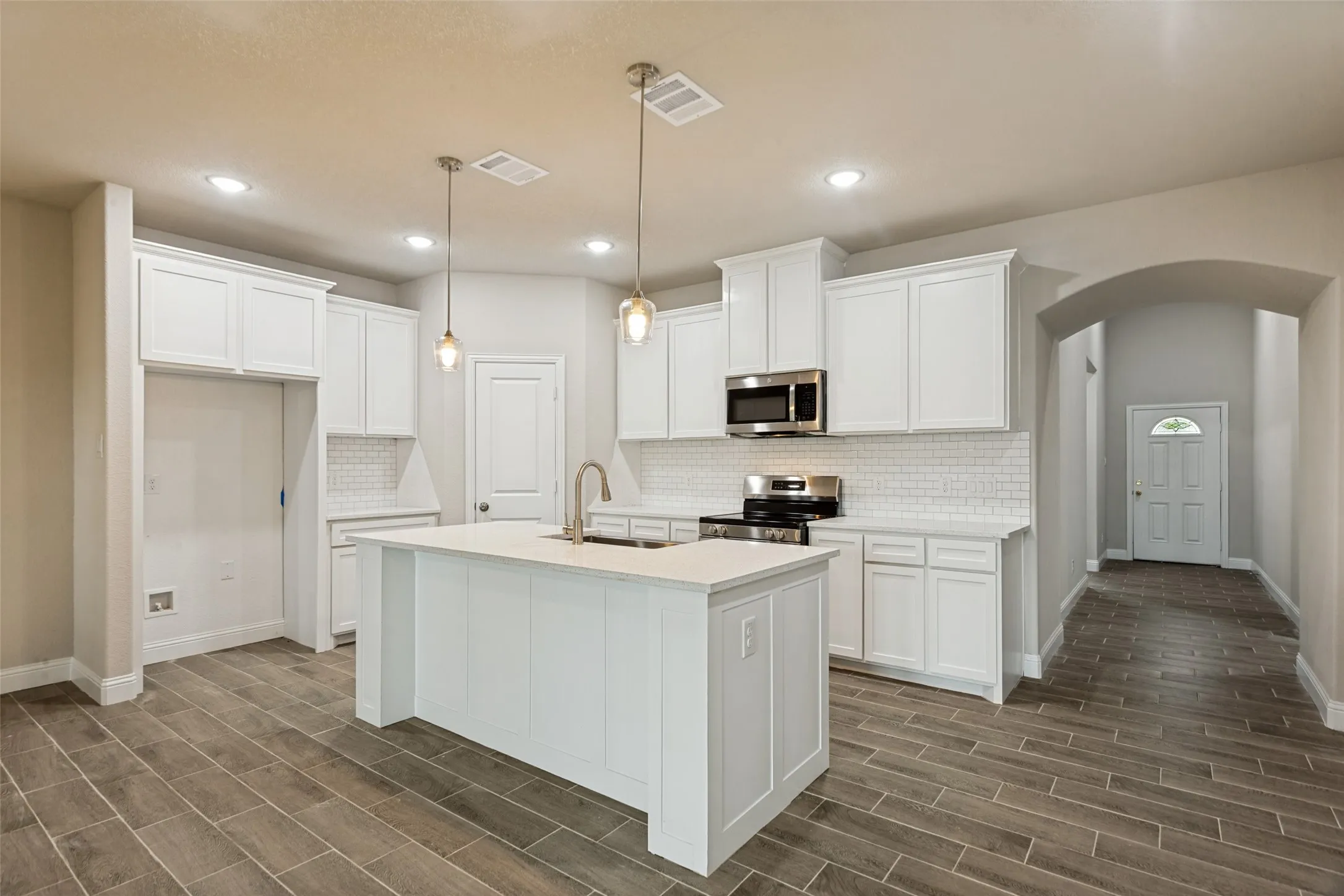 Single Family Residence For Sale in Tarrant County , 5520 Goodman Avenue, Fort Worth, Texas 76107, 4 Bedroom, 2 Bathroom, 1 Garage spaces, 1,810 Sqft, built in 2023, mls#21289767, Real Estate Agent in Fort Worth, Homes For Sale in Tarrant county, Homes For Sale in Fort Worth, Realtor in Fort Worth Texas, Real Estate Brokerage Independent Realty Texas, Luminita Cordes Realtor
