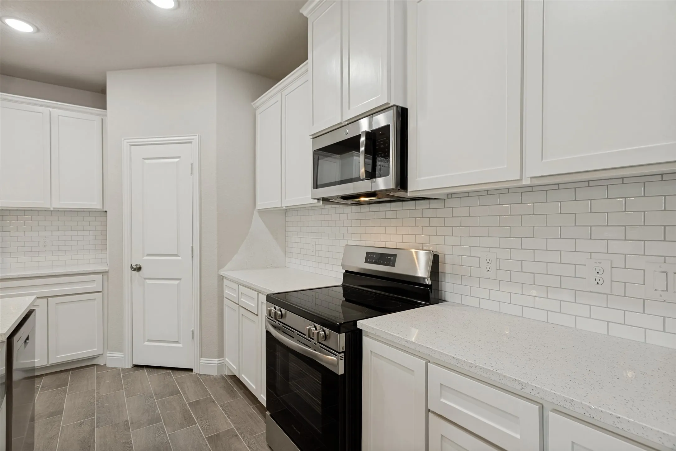Single Family Residence For Sale in Tarrant County , 5520 Goodman Avenue, Fort Worth, Texas 76107, 4 Bedroom, 2 Bathroom, 1 Garage spaces, 1,810 Sqft, built in 2023, mls#21289767, Real Estate Agent in Fort Worth, Homes For Sale in Tarrant county, Homes For Sale in Fort Worth, Realtor in Fort Worth Texas, Real Estate Brokerage Independent Realty Texas, Luminita Cordes Realtor