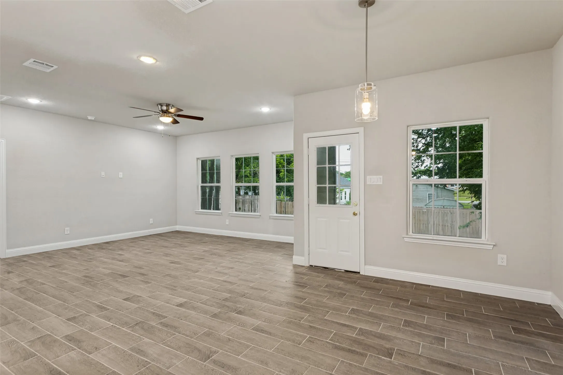 Single Family Residence For Sale in Tarrant County , 5520 Goodman Avenue, Fort Worth, Texas 76107, 4 Bedroom, 2 Bathroom, 1 Garage spaces, 1,810 Sqft, built in 2023, mls#21289767, Real Estate Agent in Fort Worth, Homes For Sale in Tarrant county, Homes For Sale in Fort Worth, Realtor in Fort Worth Texas, Real Estate Brokerage Independent Realty Texas, Luminita Cordes Realtor