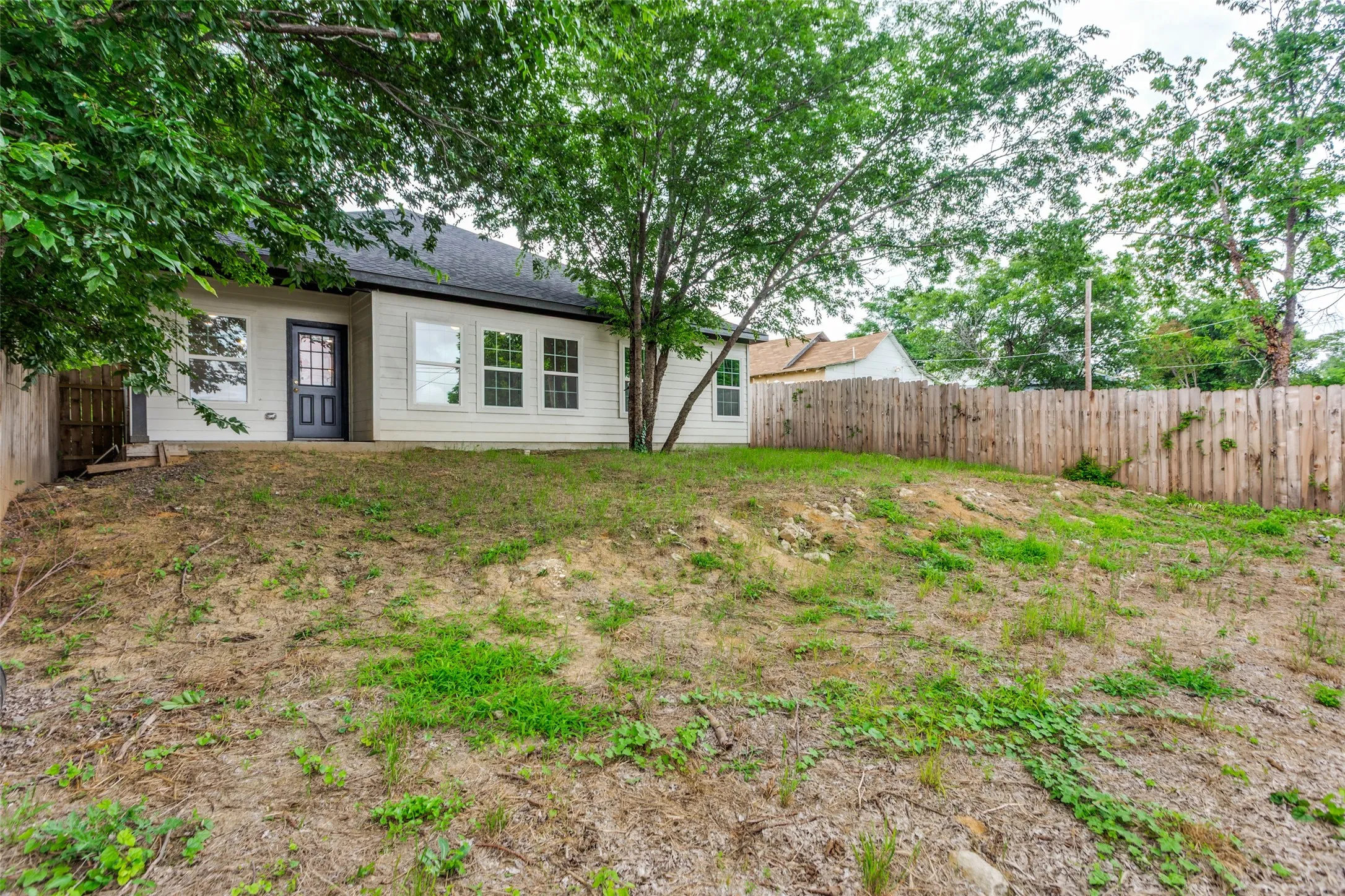 Single Family Residence For Sale in Tarrant County , 5520 Goodman Avenue, Fort Worth, Texas 76107, 4 Bedroom, 2 Bathroom, 1 Garage spaces, 1,810 Sqft, built in 2023, mls#21289767, Real Estate Agent in Fort Worth, Homes For Sale in Tarrant county, Homes For Sale in Fort Worth, Realtor in Fort Worth Texas, Real Estate Brokerage Independent Realty Texas, Luminita Cordes Realtor