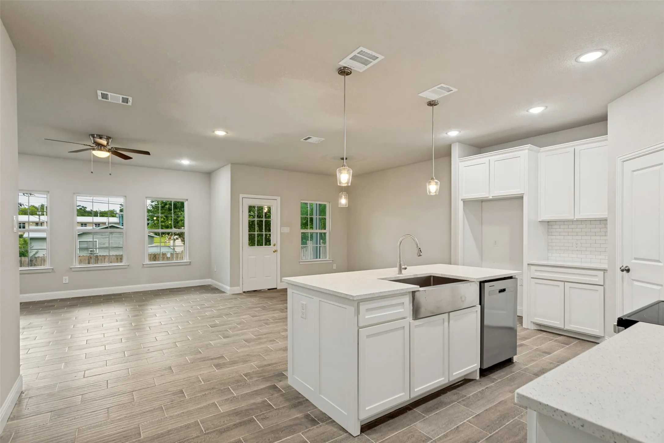 Single Family Residence For Sale in Tarrant County , 5520 Goodman Avenue, Fort Worth, Texas 76107, 4 Bedroom, 2 Bathroom, 1 Garage spaces, 1,810 Sqft, built in 2023, mls#21289767, Real Estate Agent in Fort Worth, Homes For Sale in Tarrant county, Homes For Sale in Fort Worth, Realtor in Fort Worth Texas, Real Estate Brokerage Independent Realty Texas, Luminita Cordes Realtor