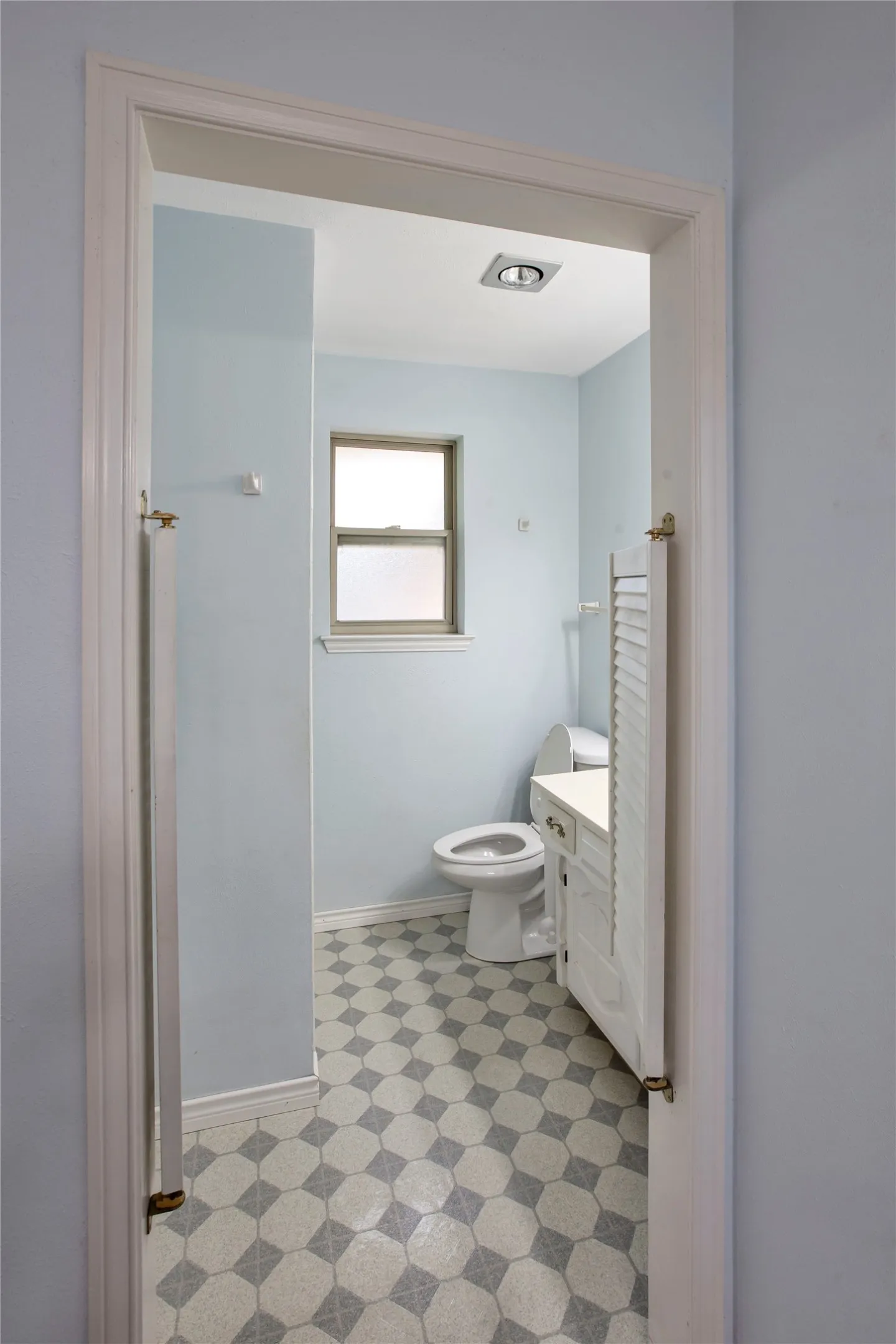 View#2 Into Primary Ensuite Shower Area.